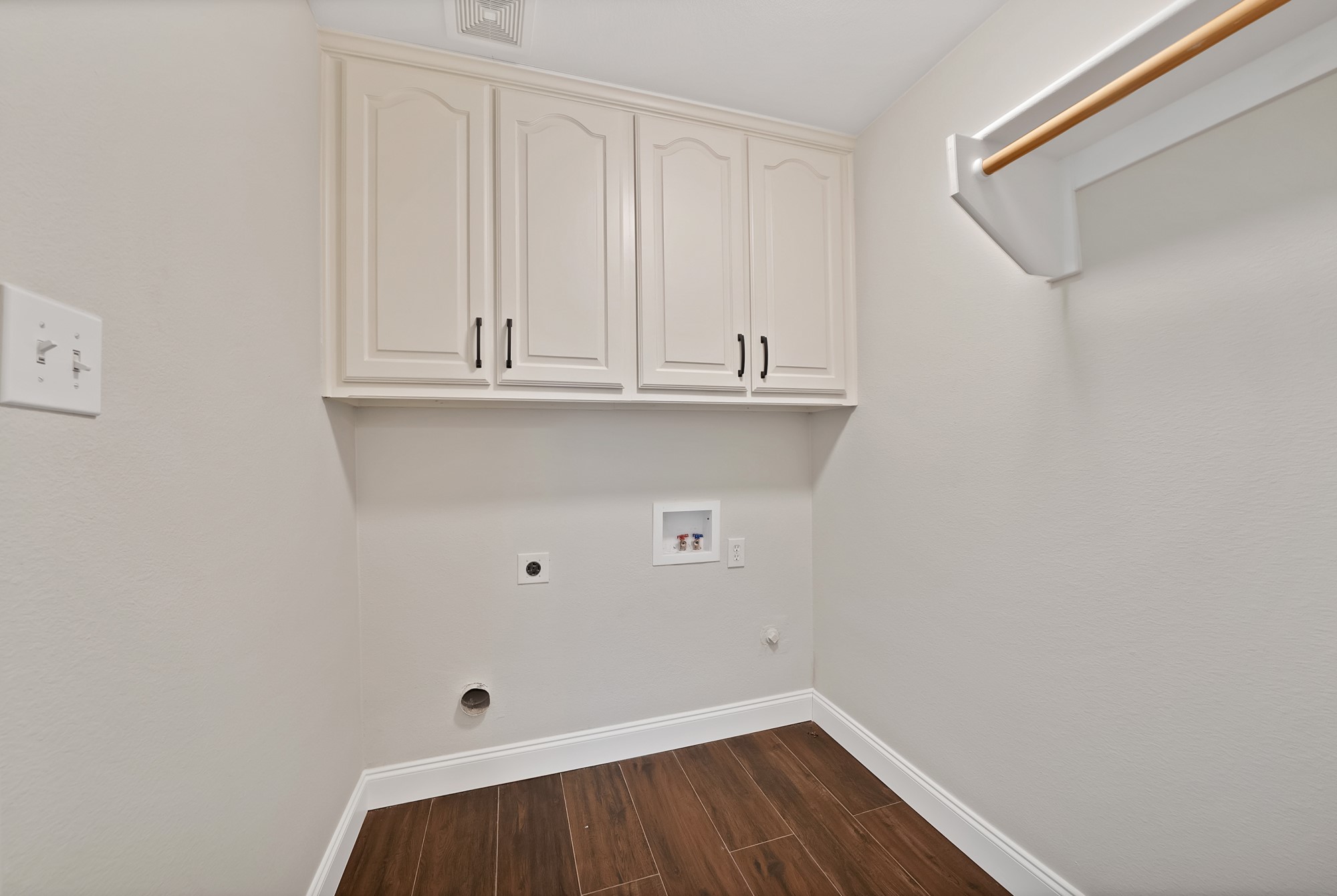 2770 S Lakeview Drive