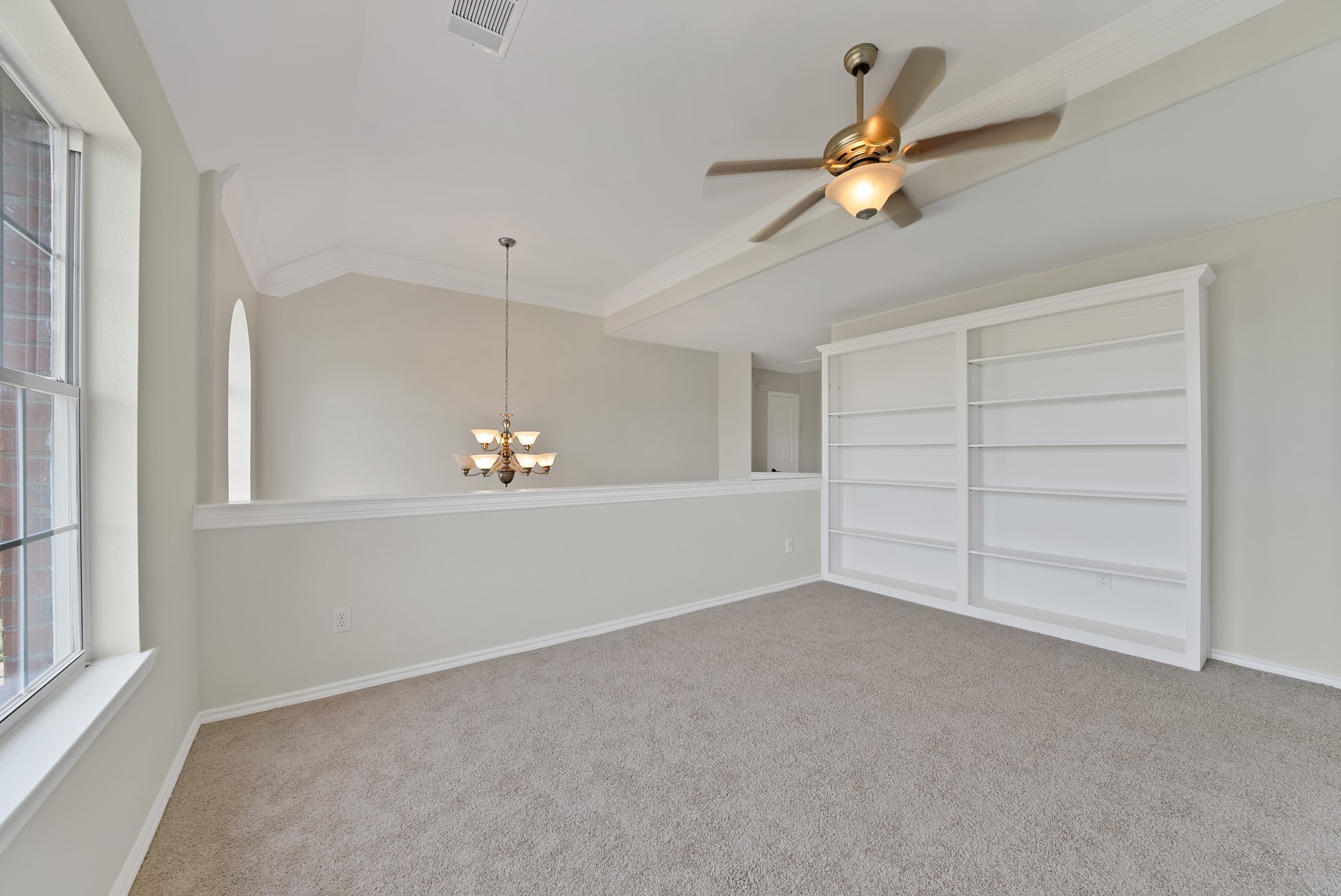 2770 S Lakeview Drive