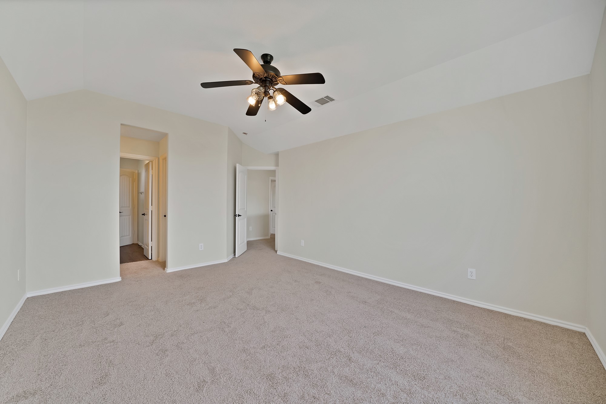 2770 S Lakeview Drive