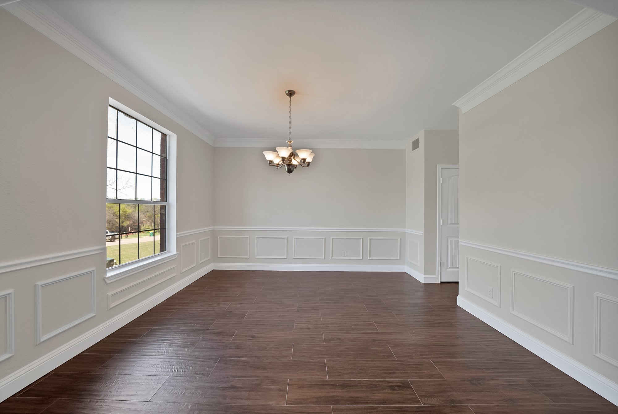 2770 S Lakeview Drive