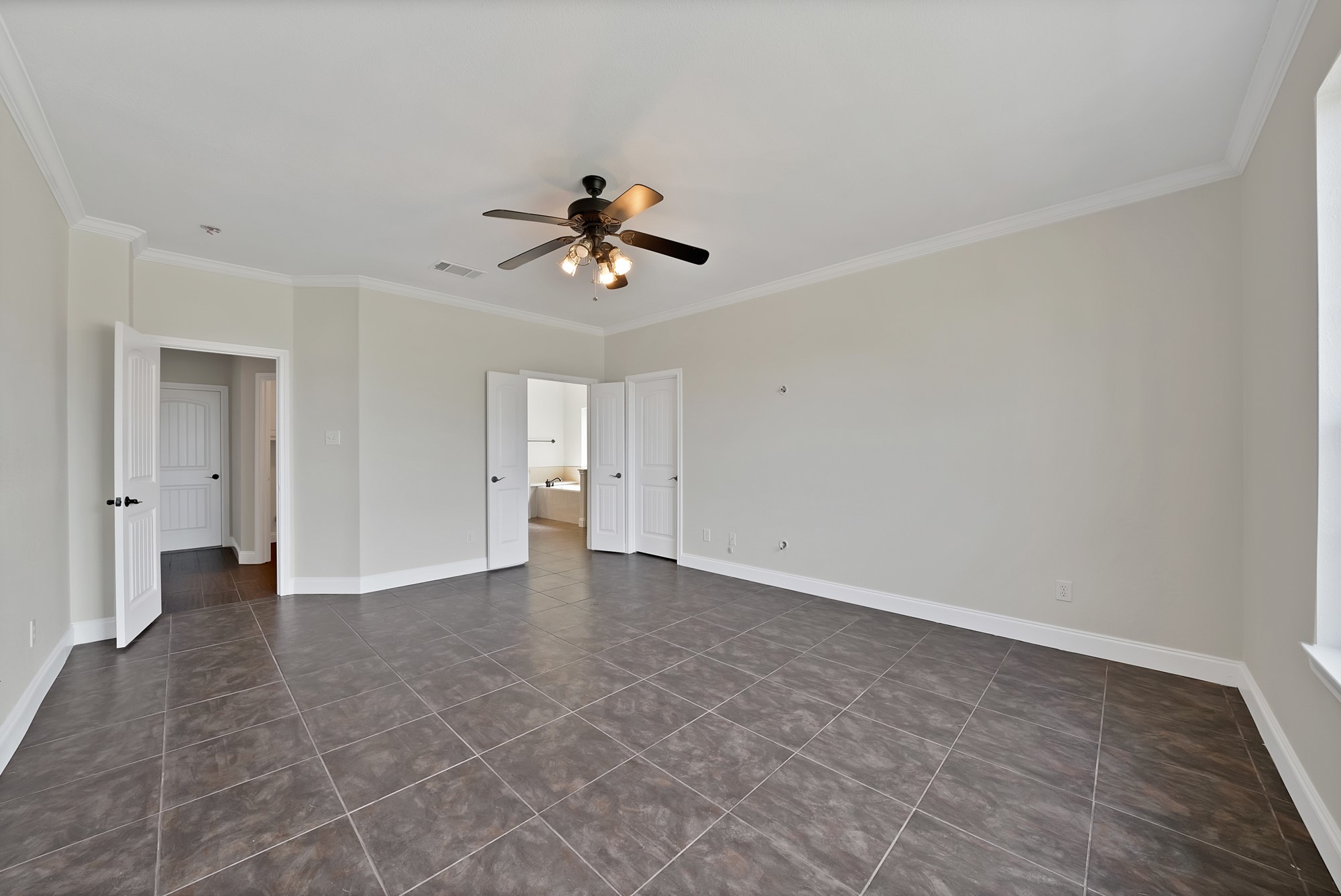 2770 S Lakeview Drive