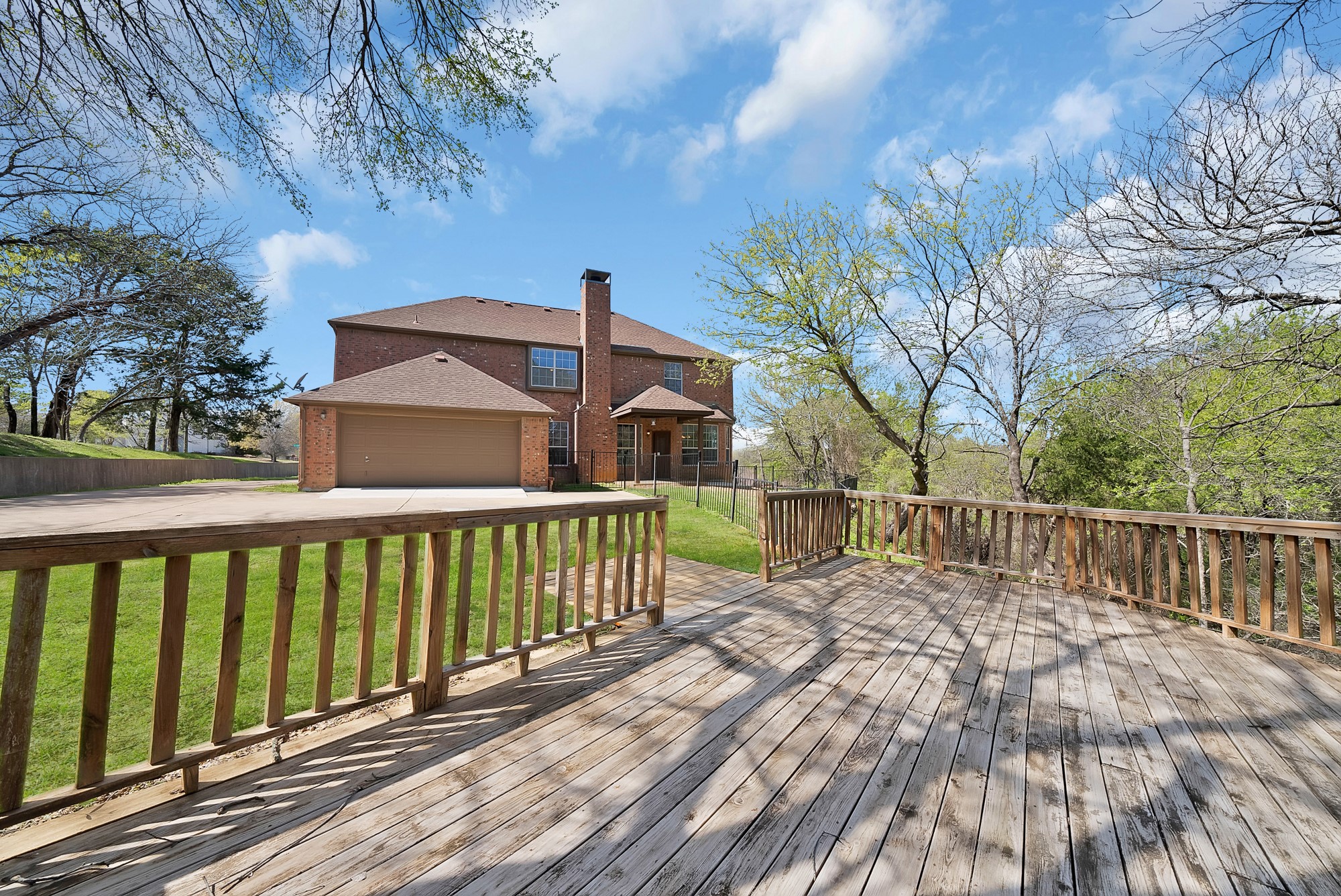 2770 S Lakeview Drive