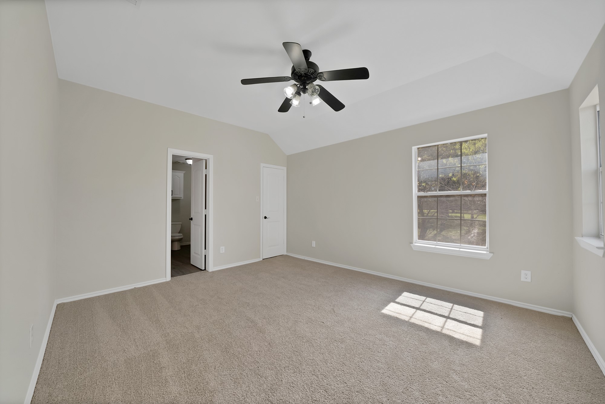 2770 S Lakeview Drive