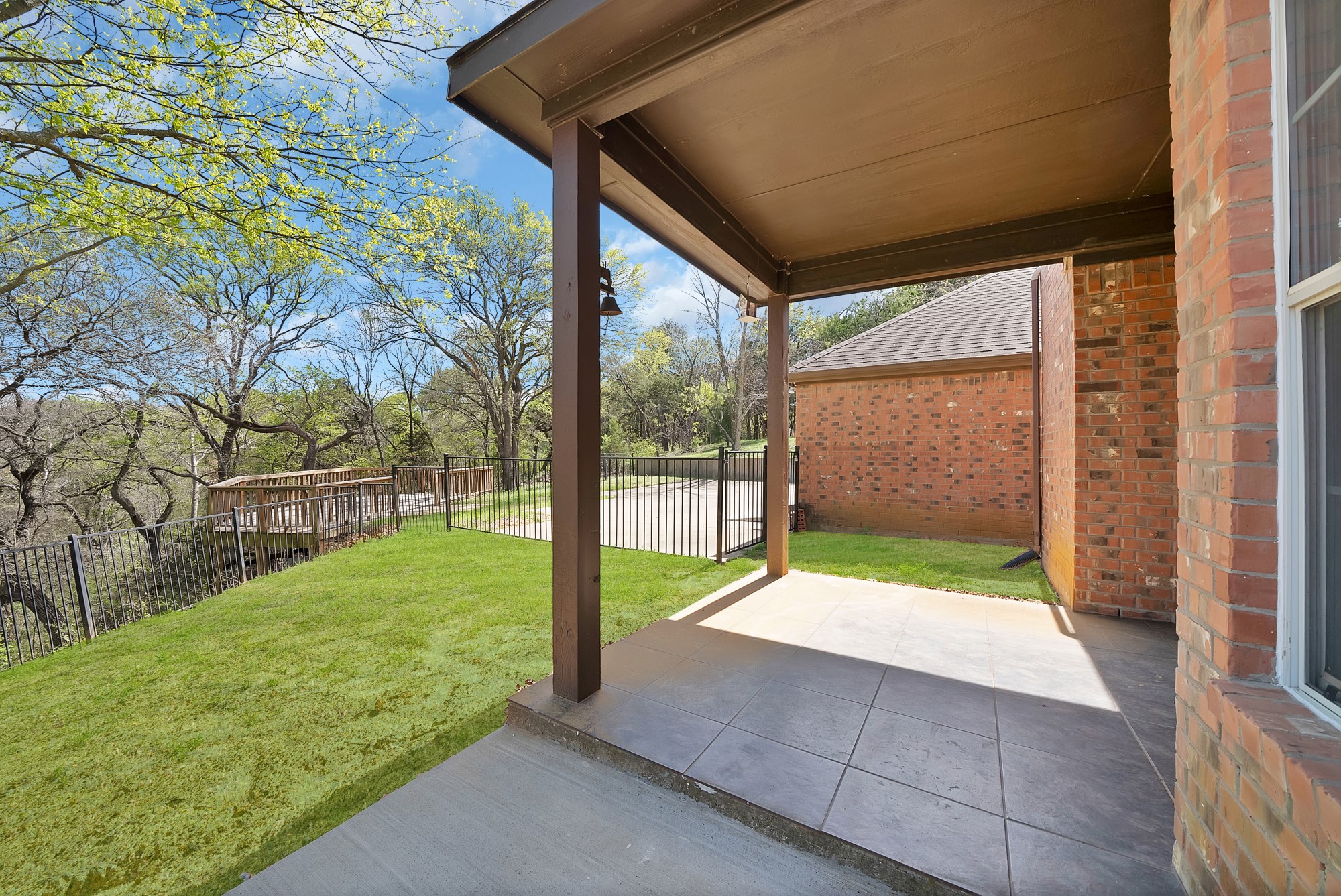 2770 S Lakeview Drive