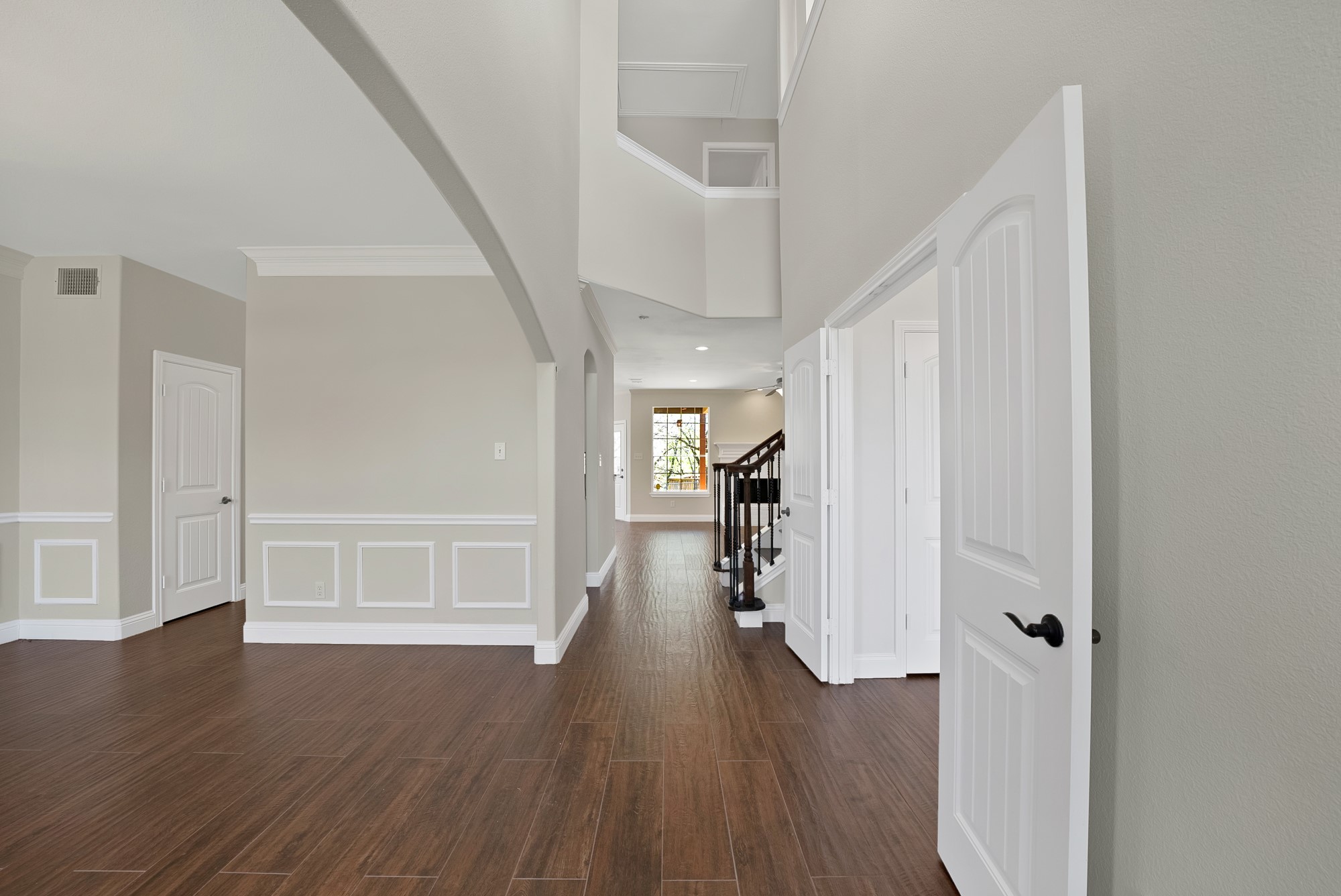 2770 S Lakeview Drive