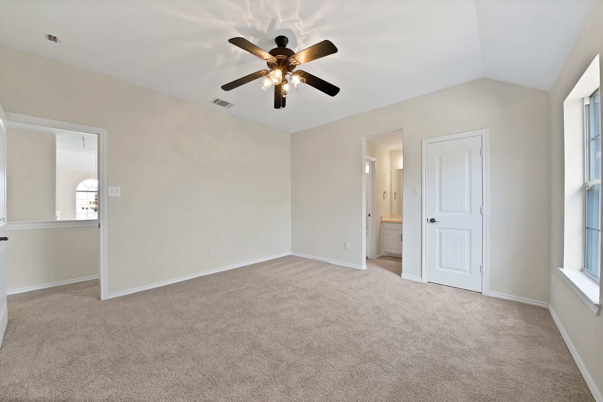 2770 S Lakeview Drive