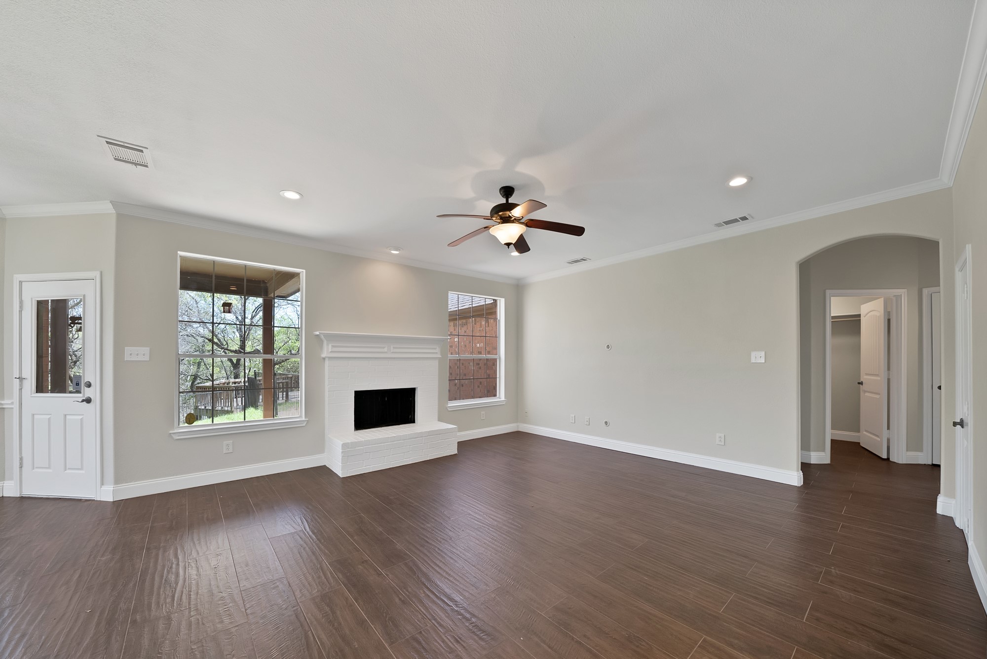 2770 S Lakeview Drive