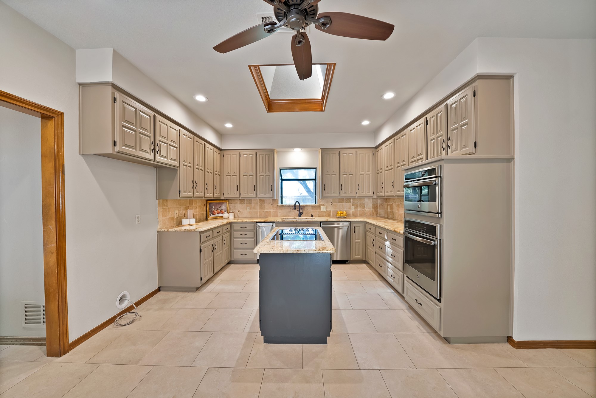 2900 Oak Trail Court