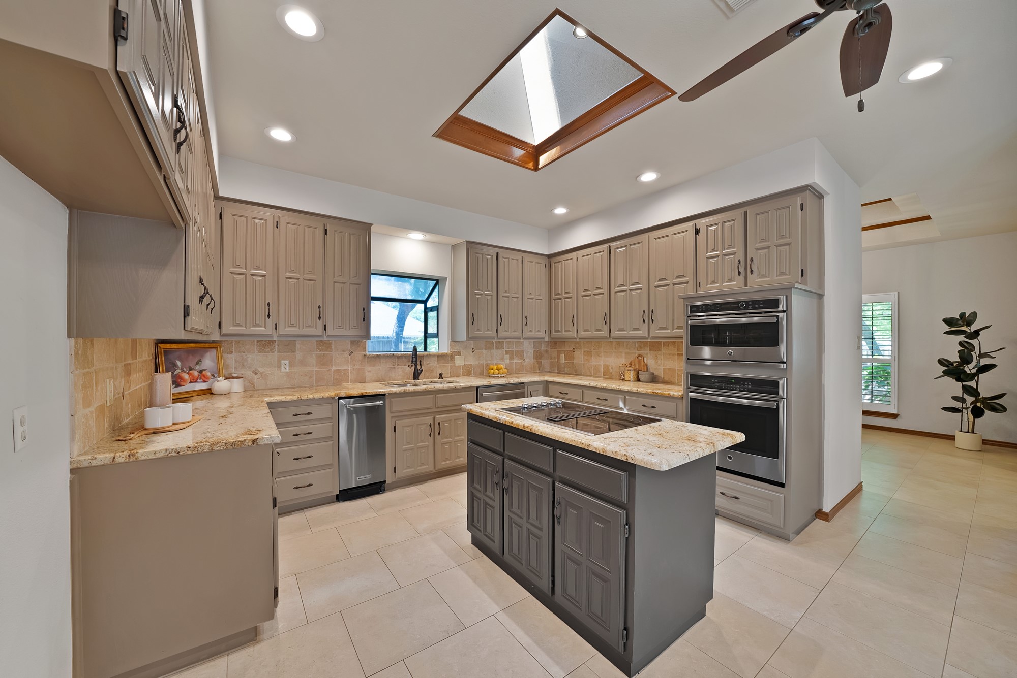 2900 Oak Trail Court