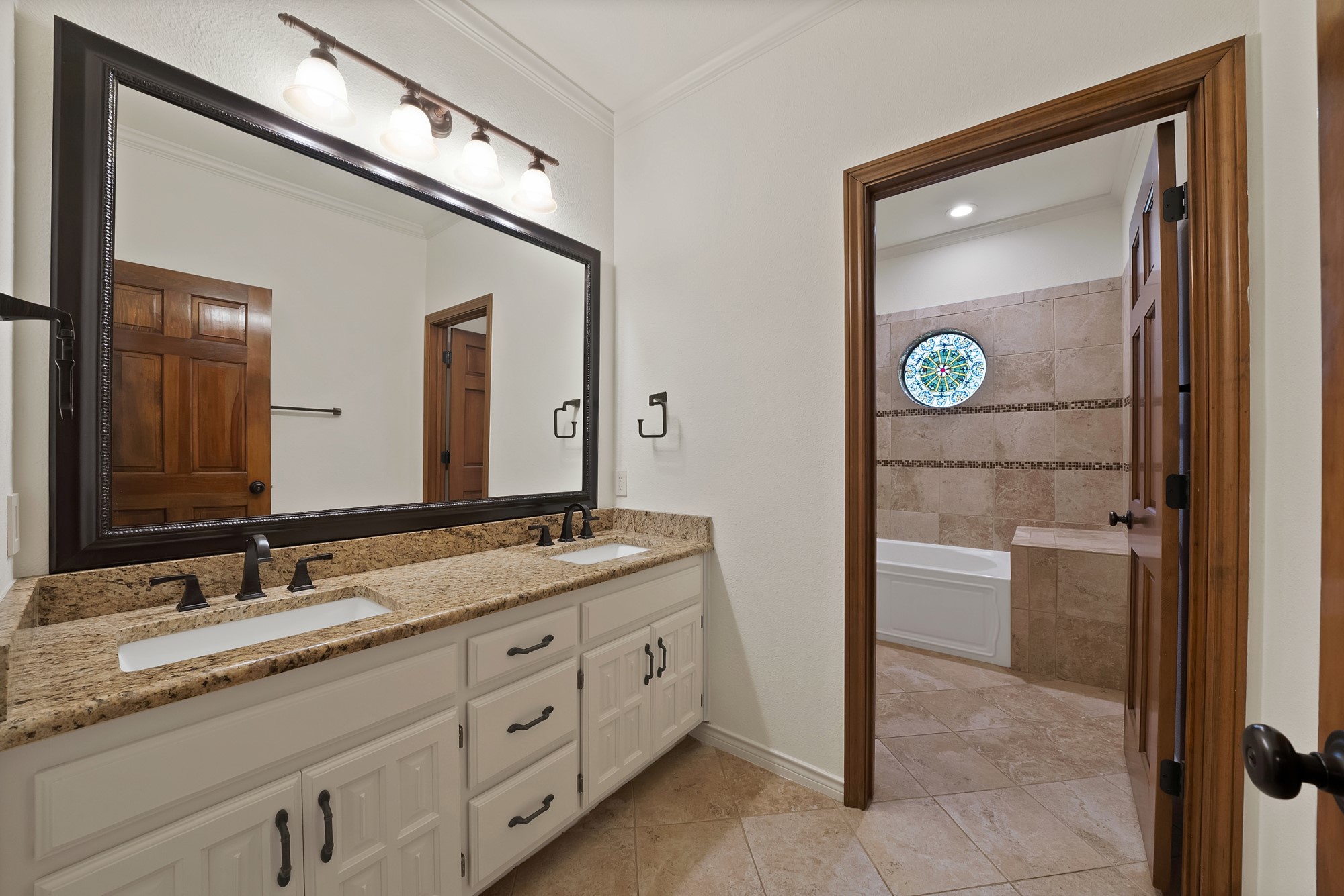 2900 Oak Trail Court