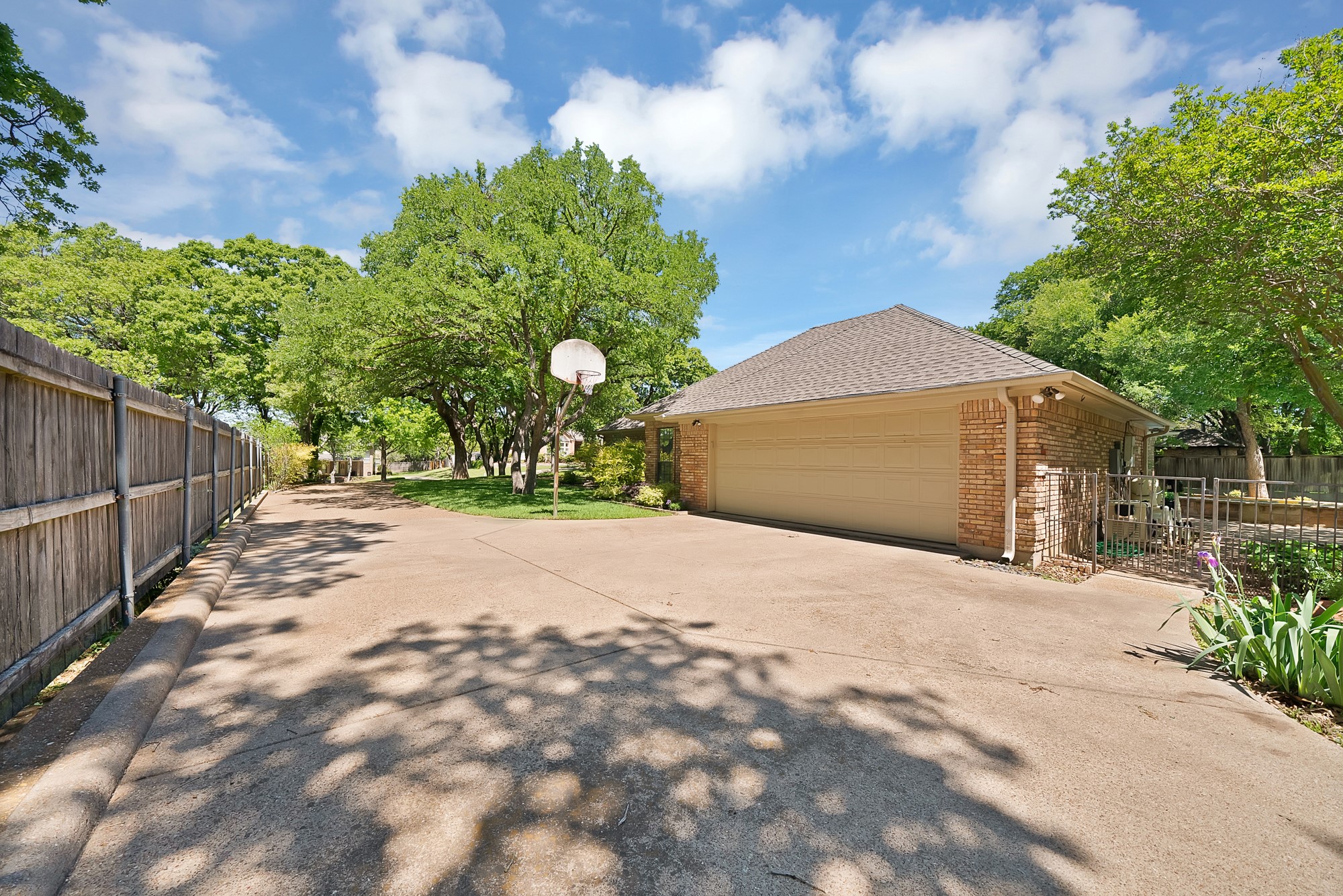 2900 Oak Trail Court
