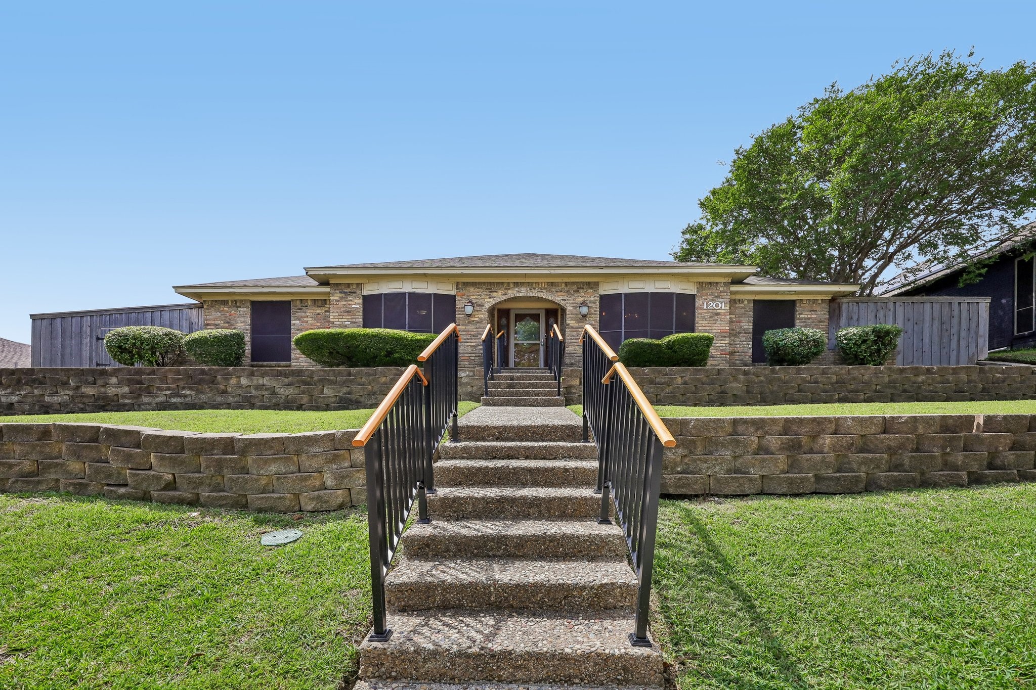 1201 Canadian Circle