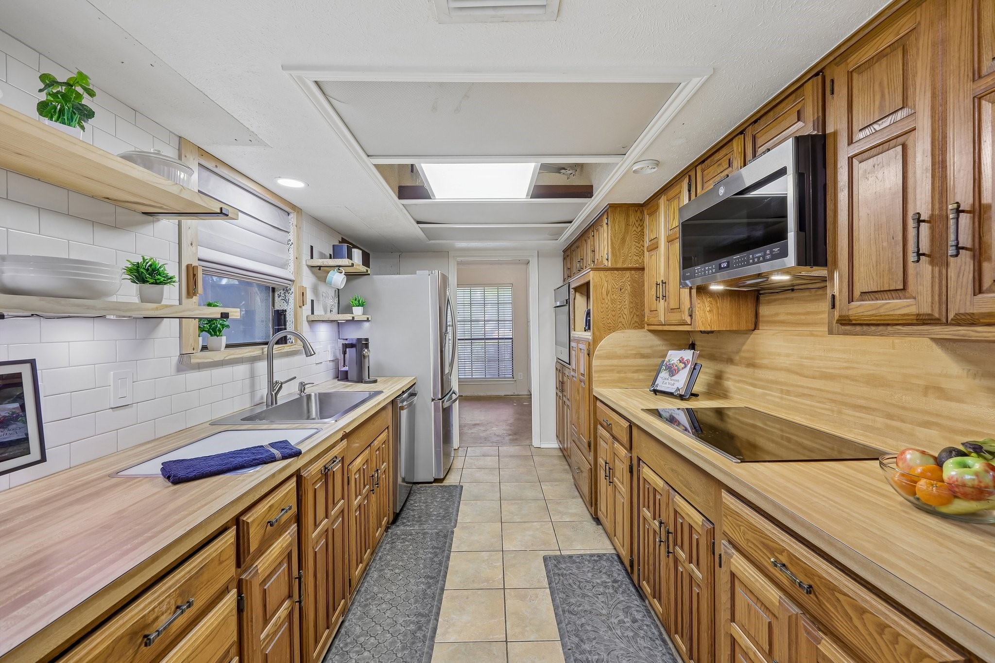 1201 Canadian Circle