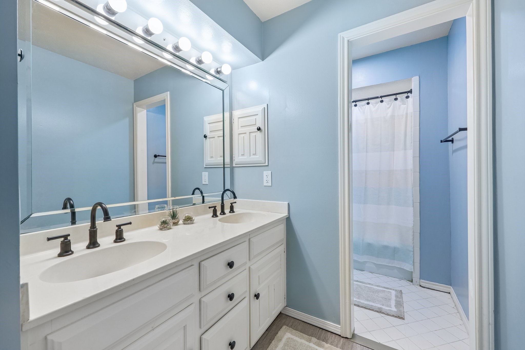 1201 Canadian Circle