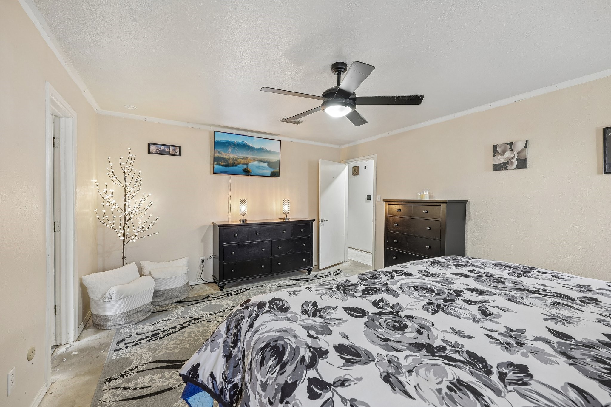 1201 Canadian Circle