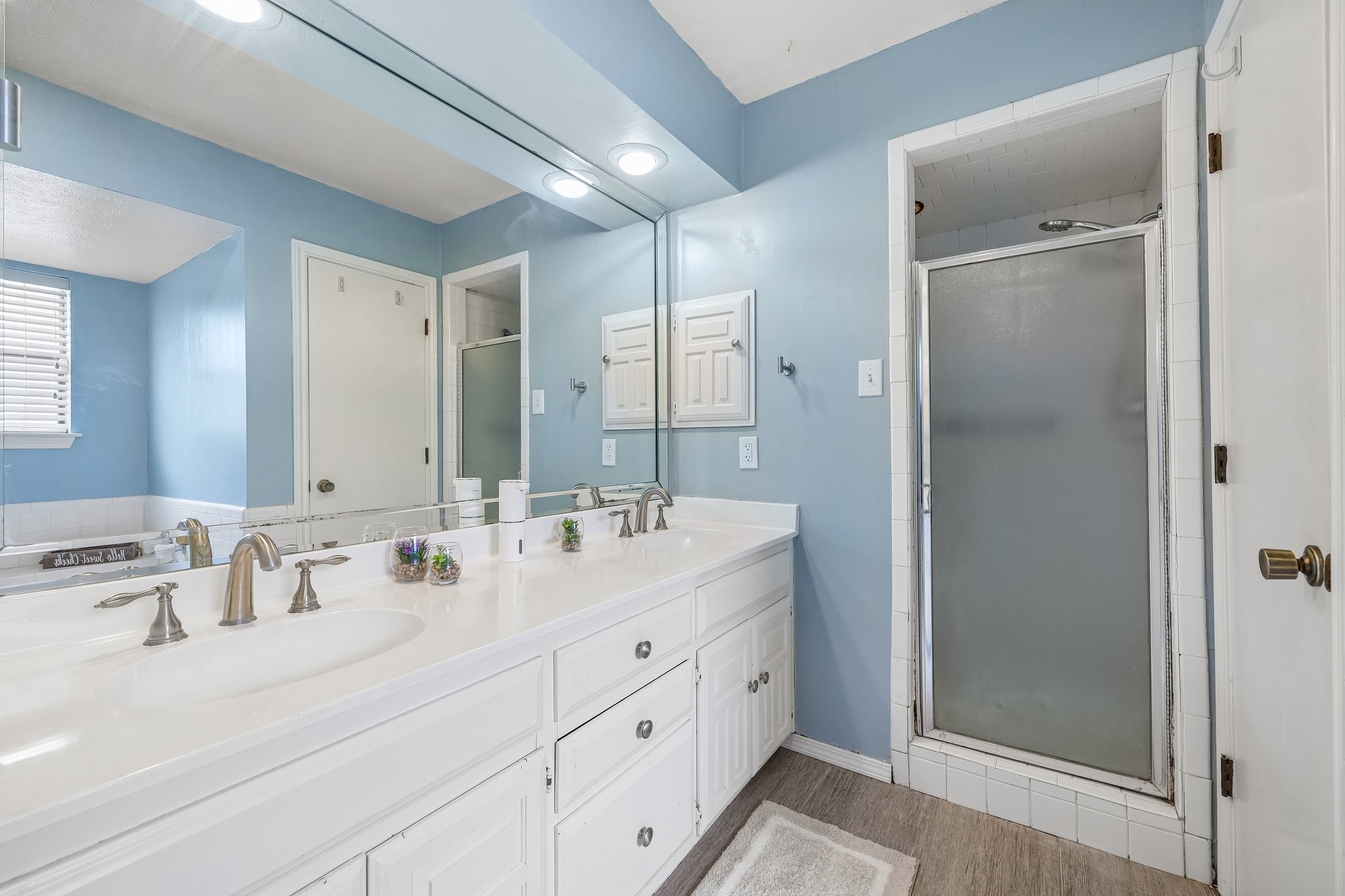 1201 Canadian Circle