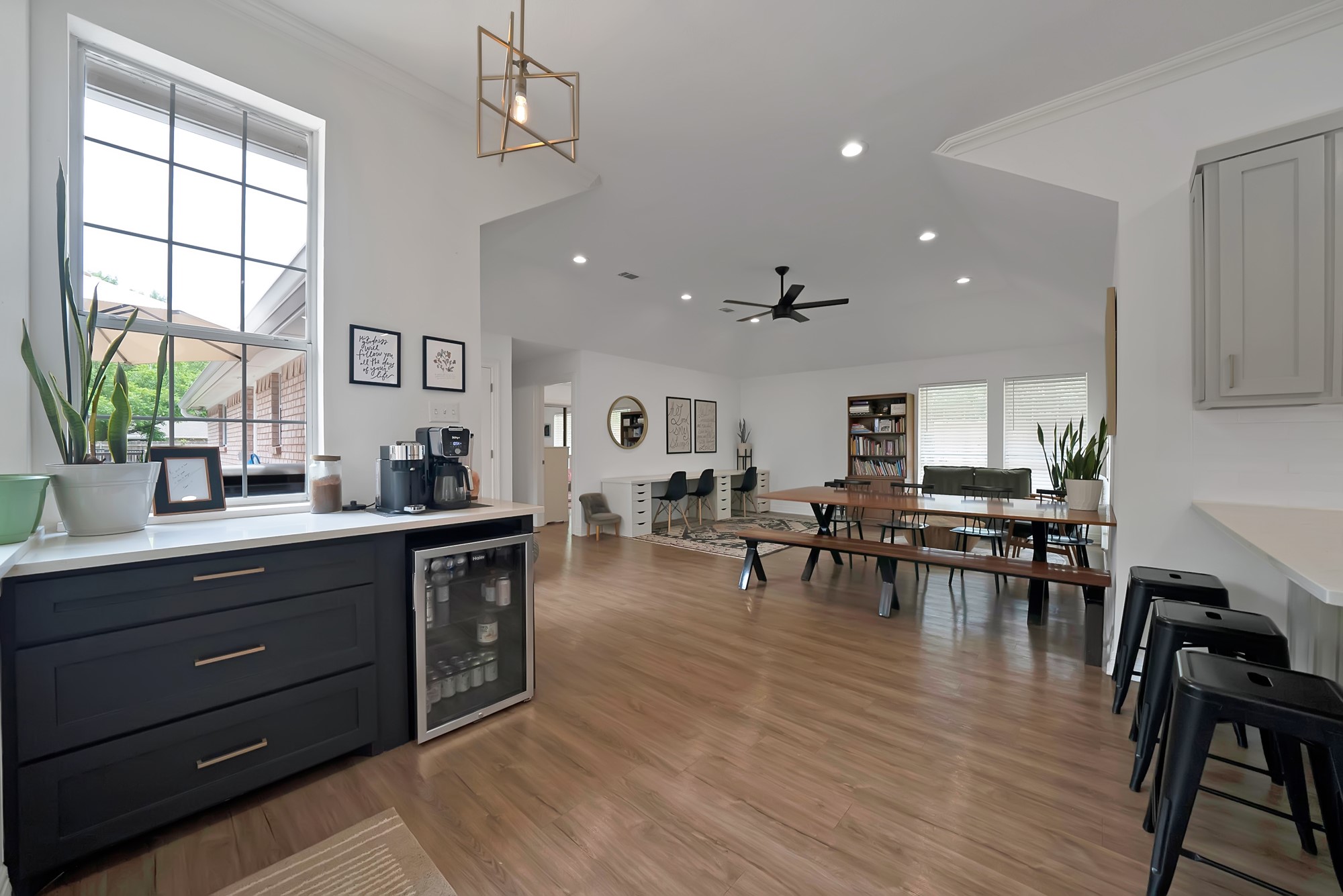3105 Sunset Lane