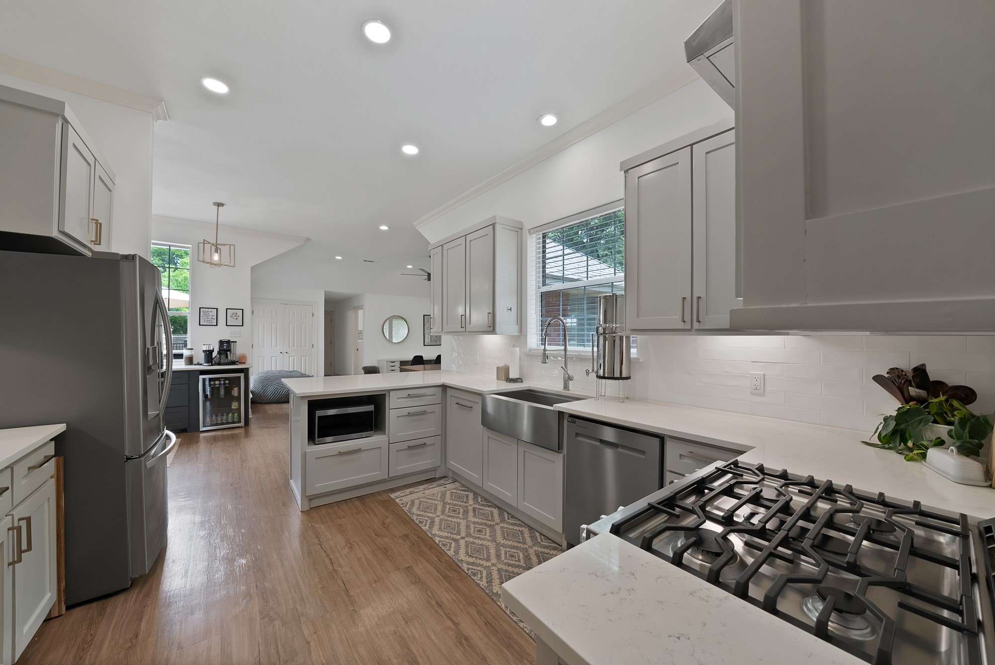 3105 Sunset Lane