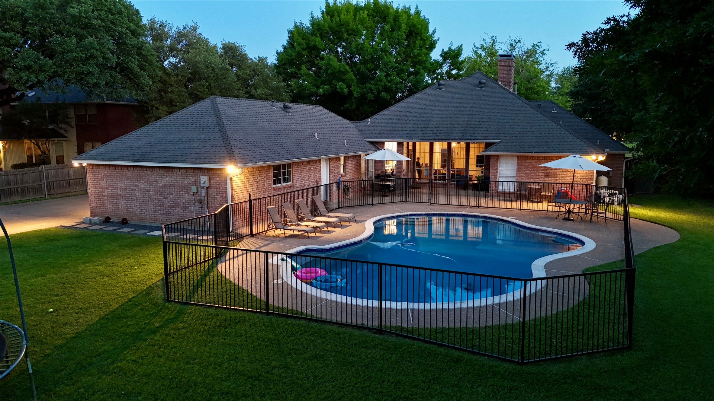 3105 Sunset Lane