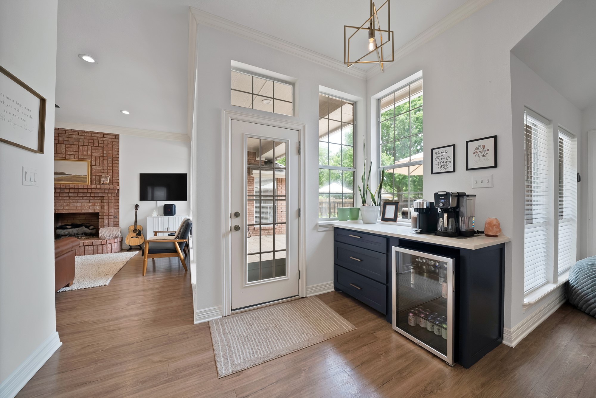 3105 Sunset Lane