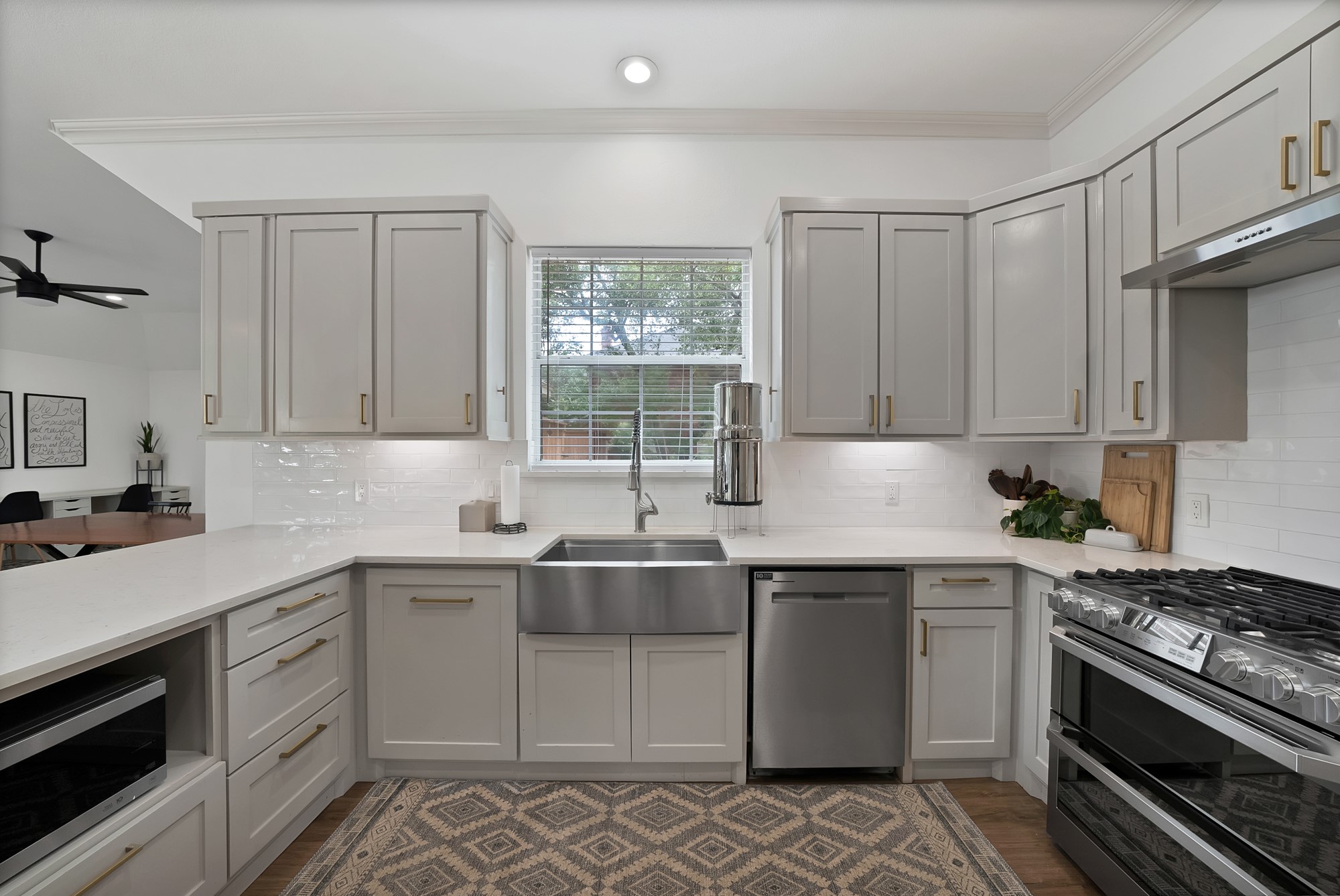 3105 Sunset Lane