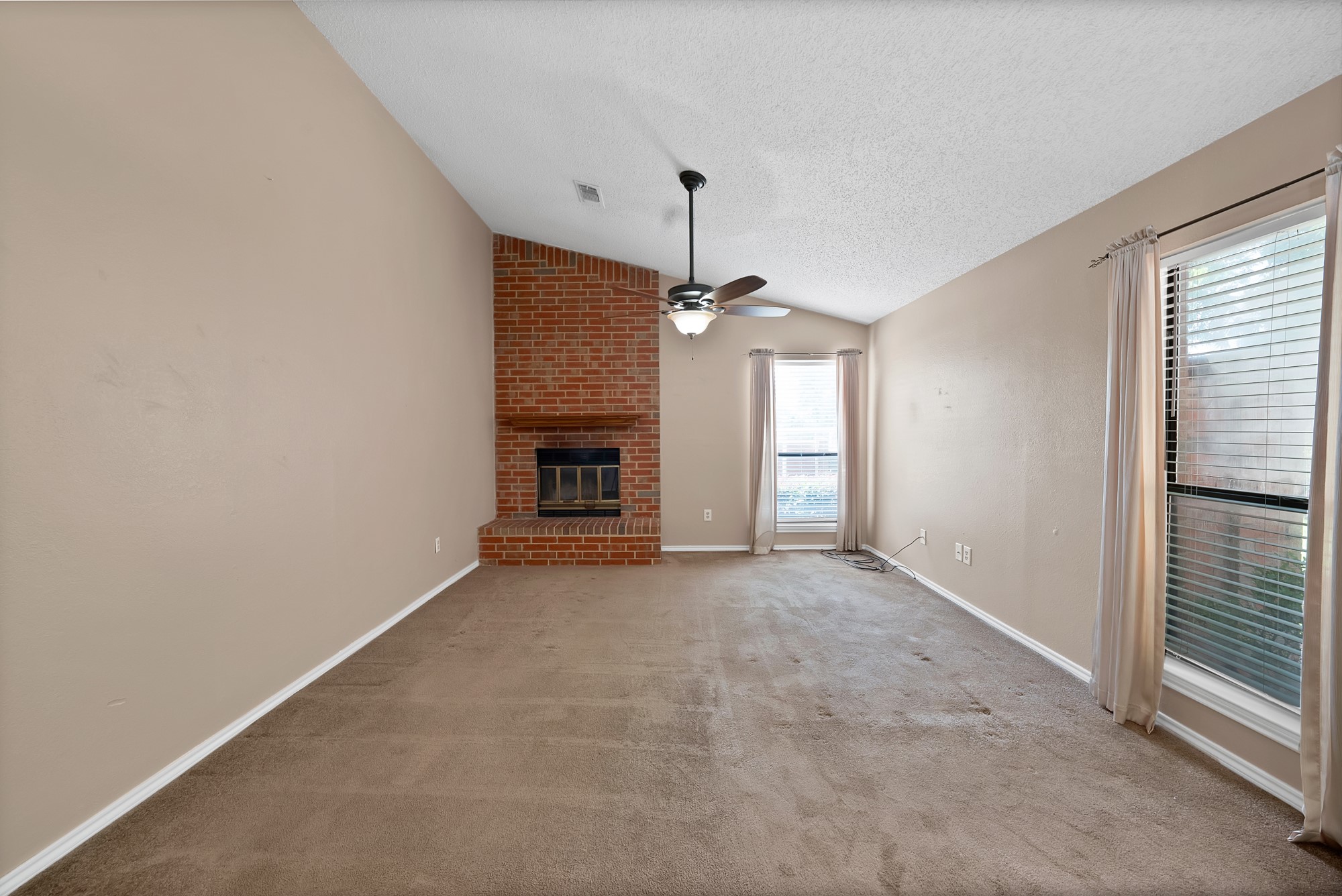 935 Cedarland Boulevard