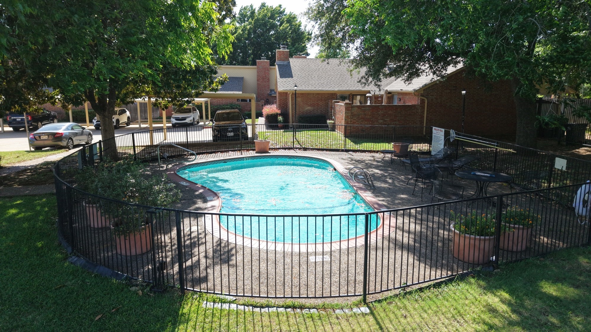 935 Cedarland Boulevard