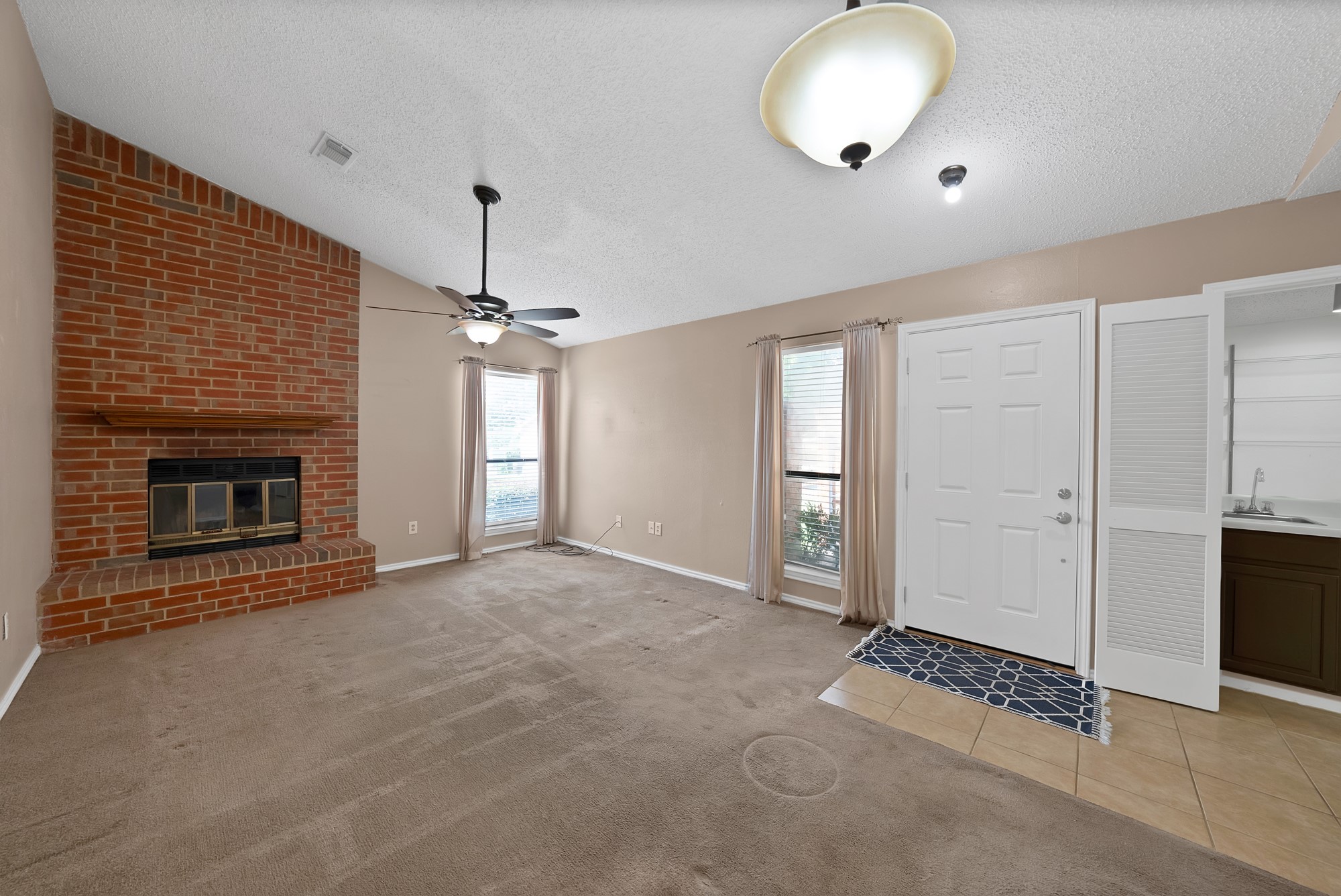935 Cedarland Boulevard