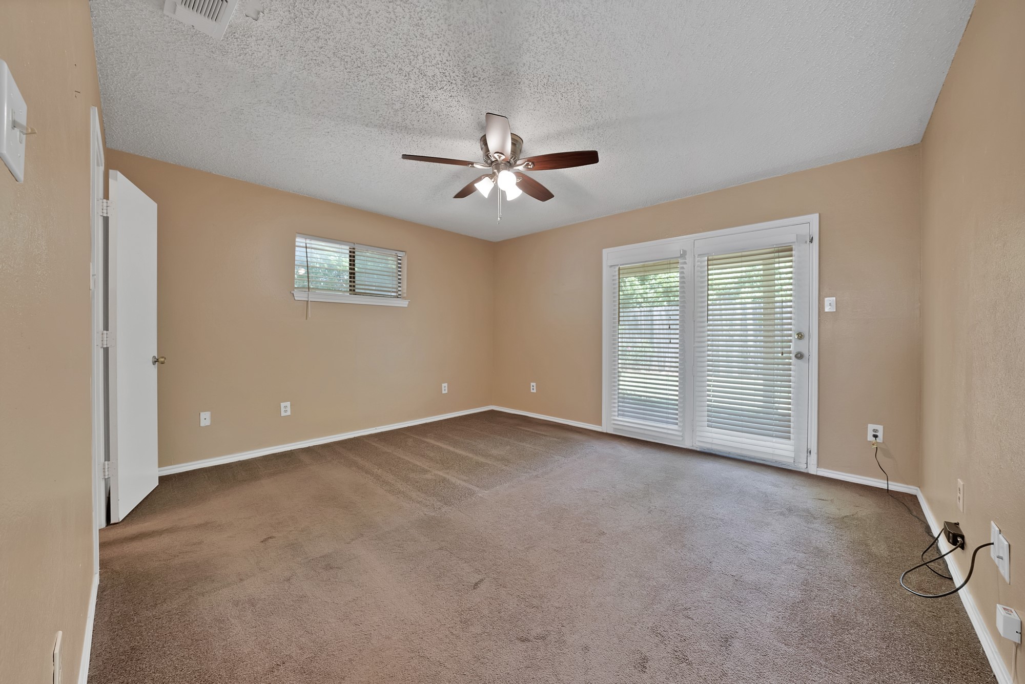 935 Cedarland Boulevard
