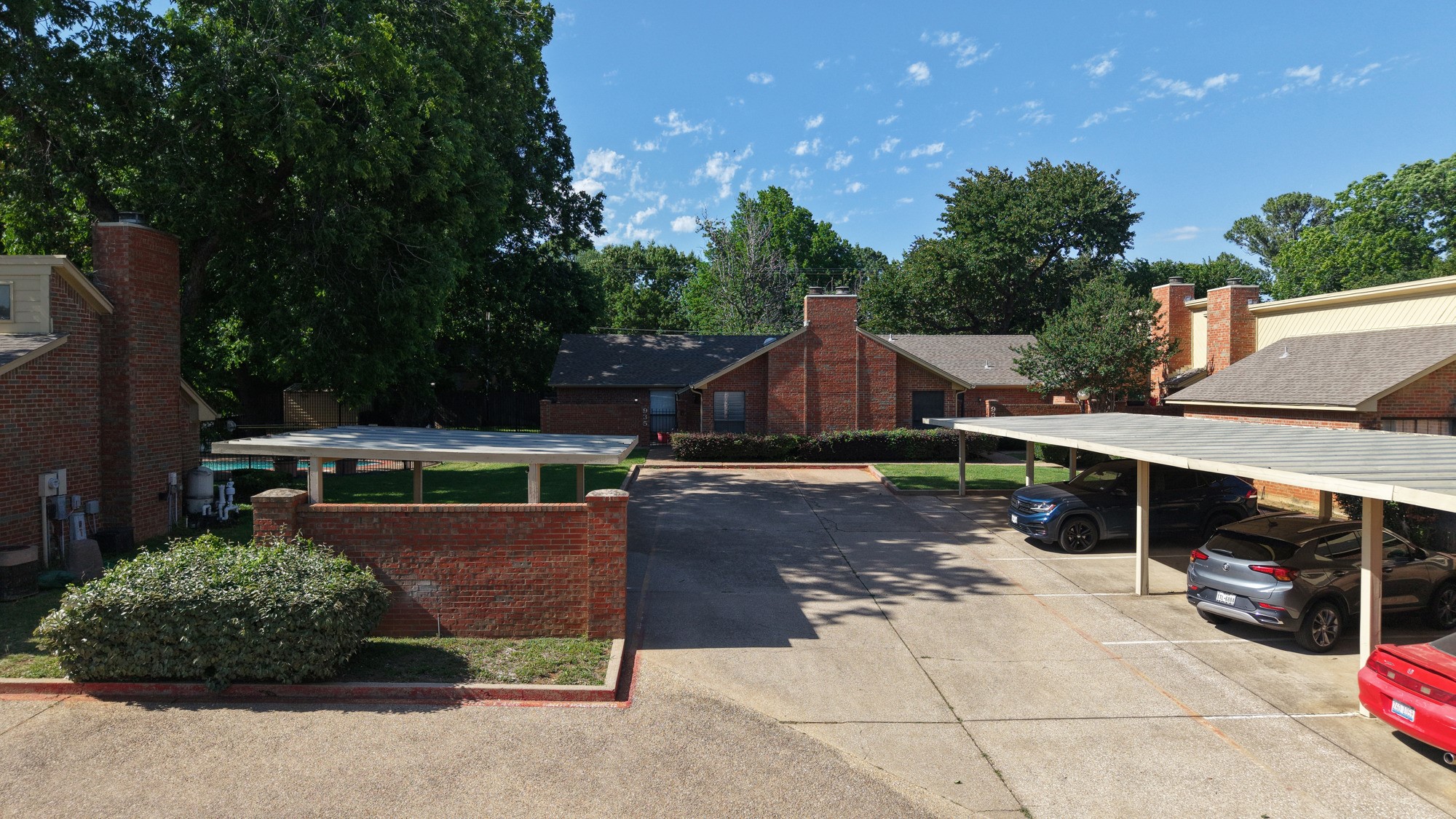 935 Cedarland Boulevard