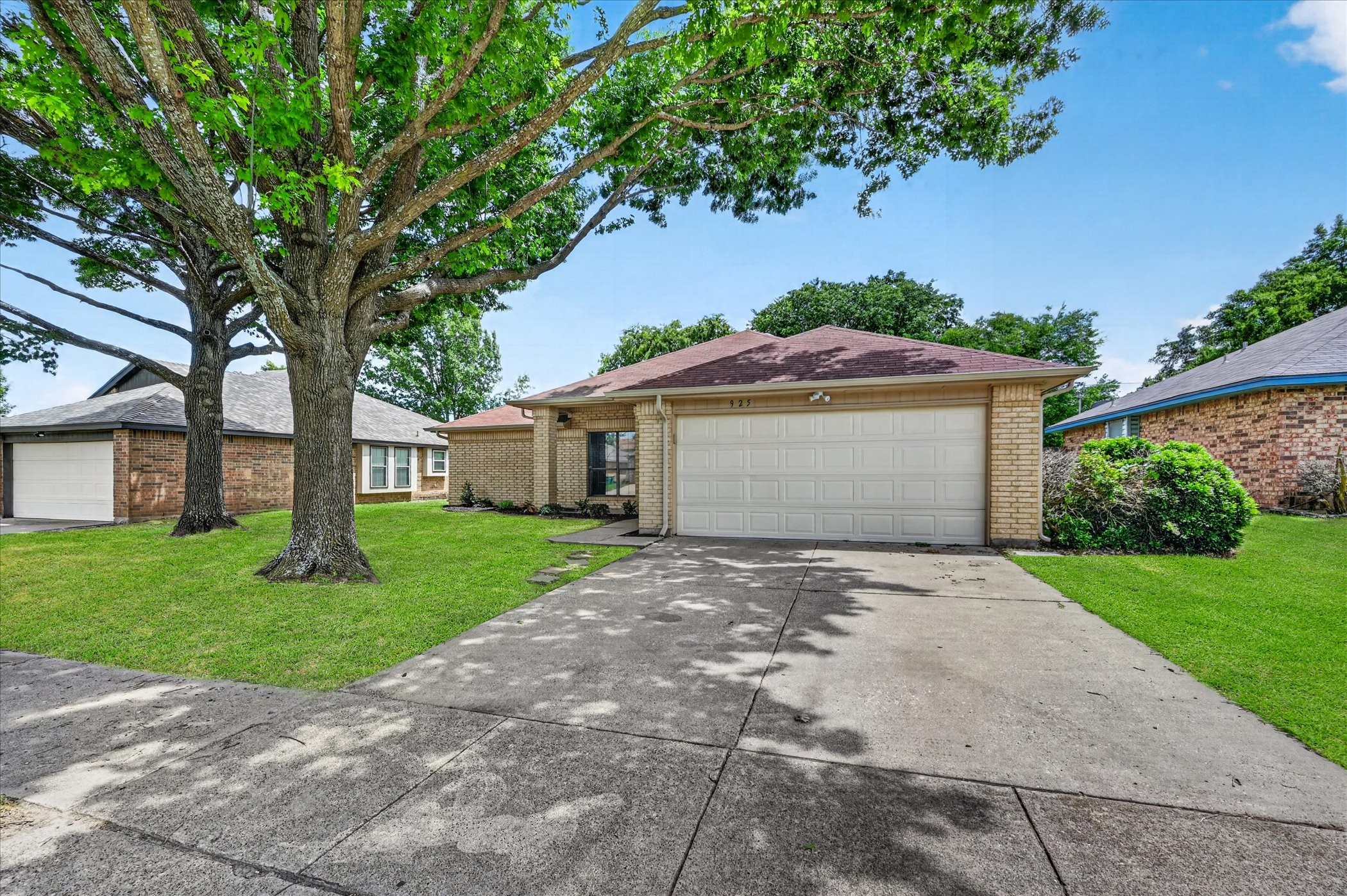 925 Larue Drive