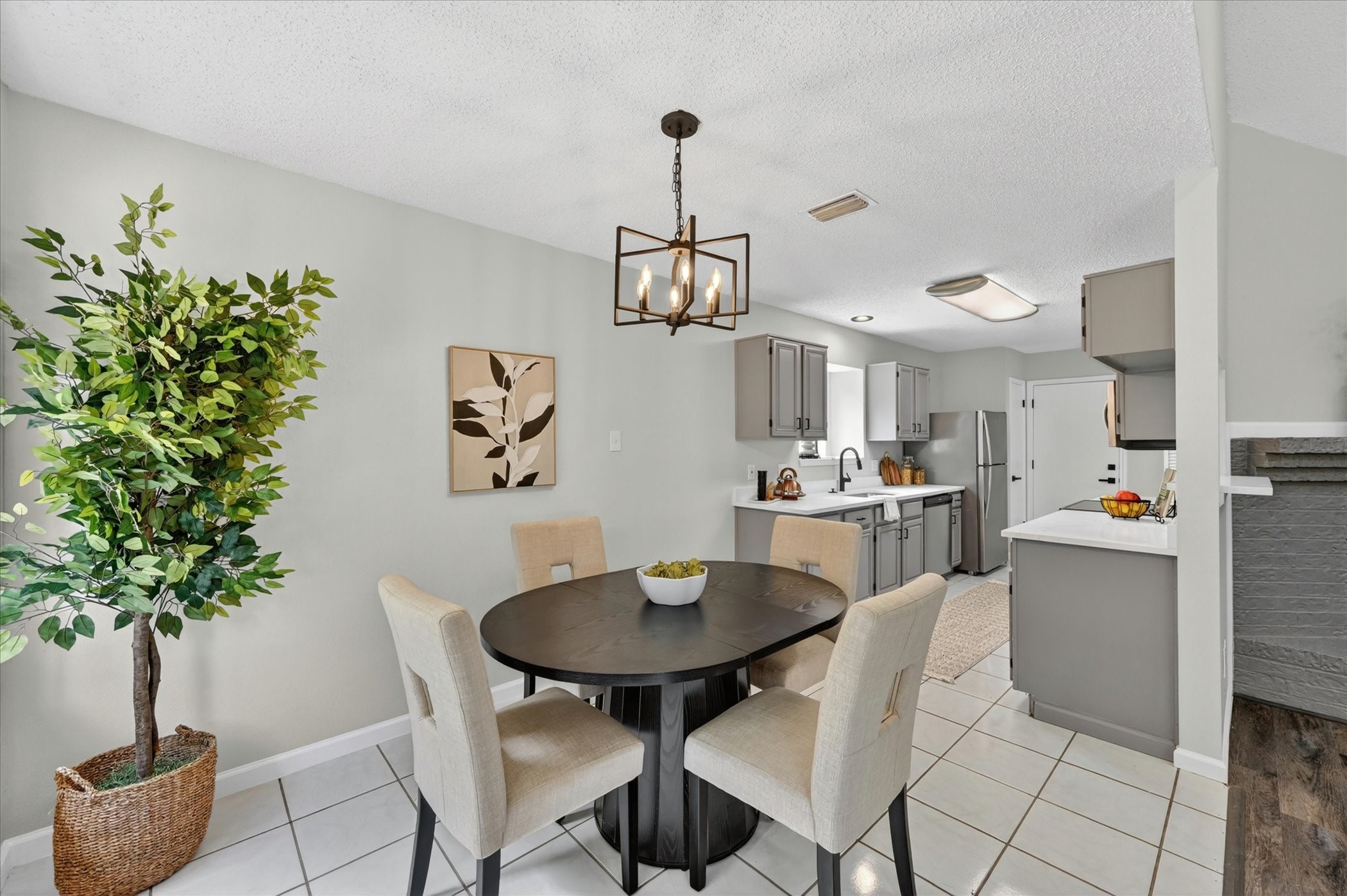925 Larue Drive