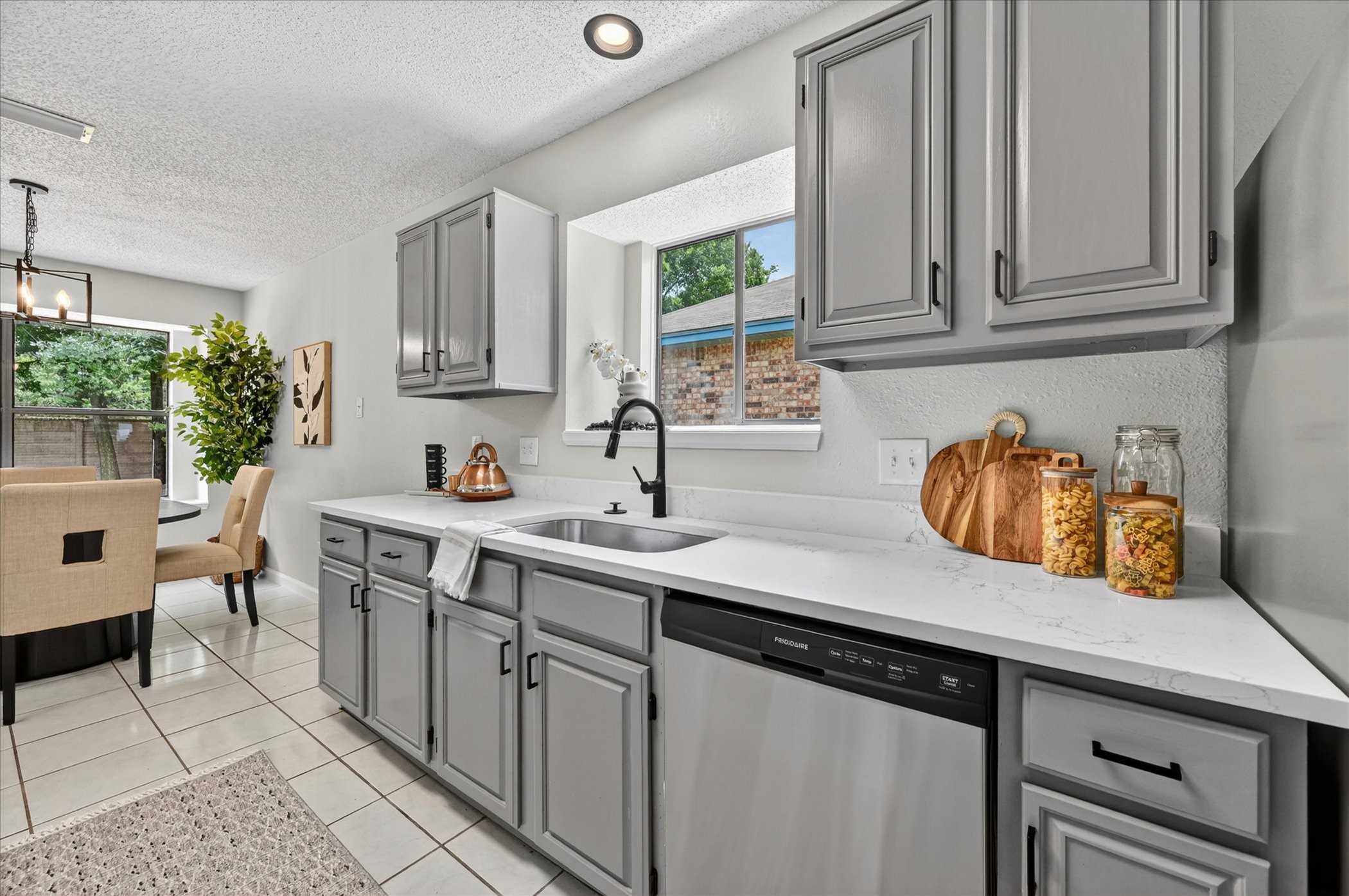 925 Larue Drive