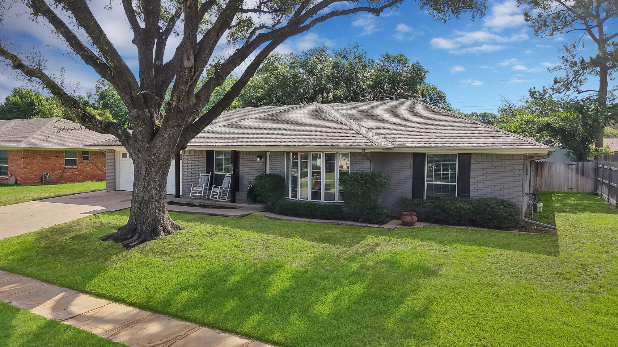 1615 Cresthaven Drive
