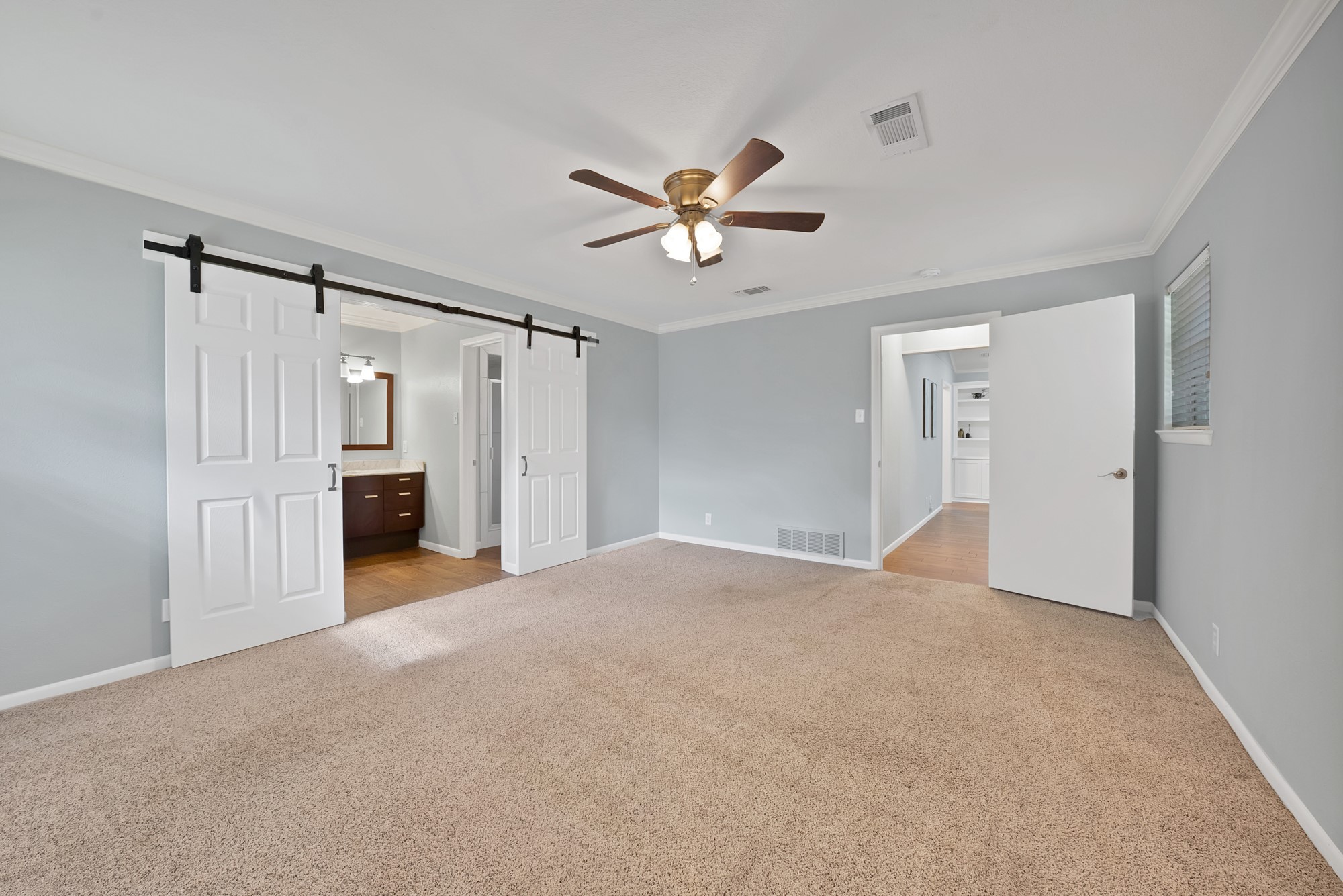 1615 Cresthaven Drive