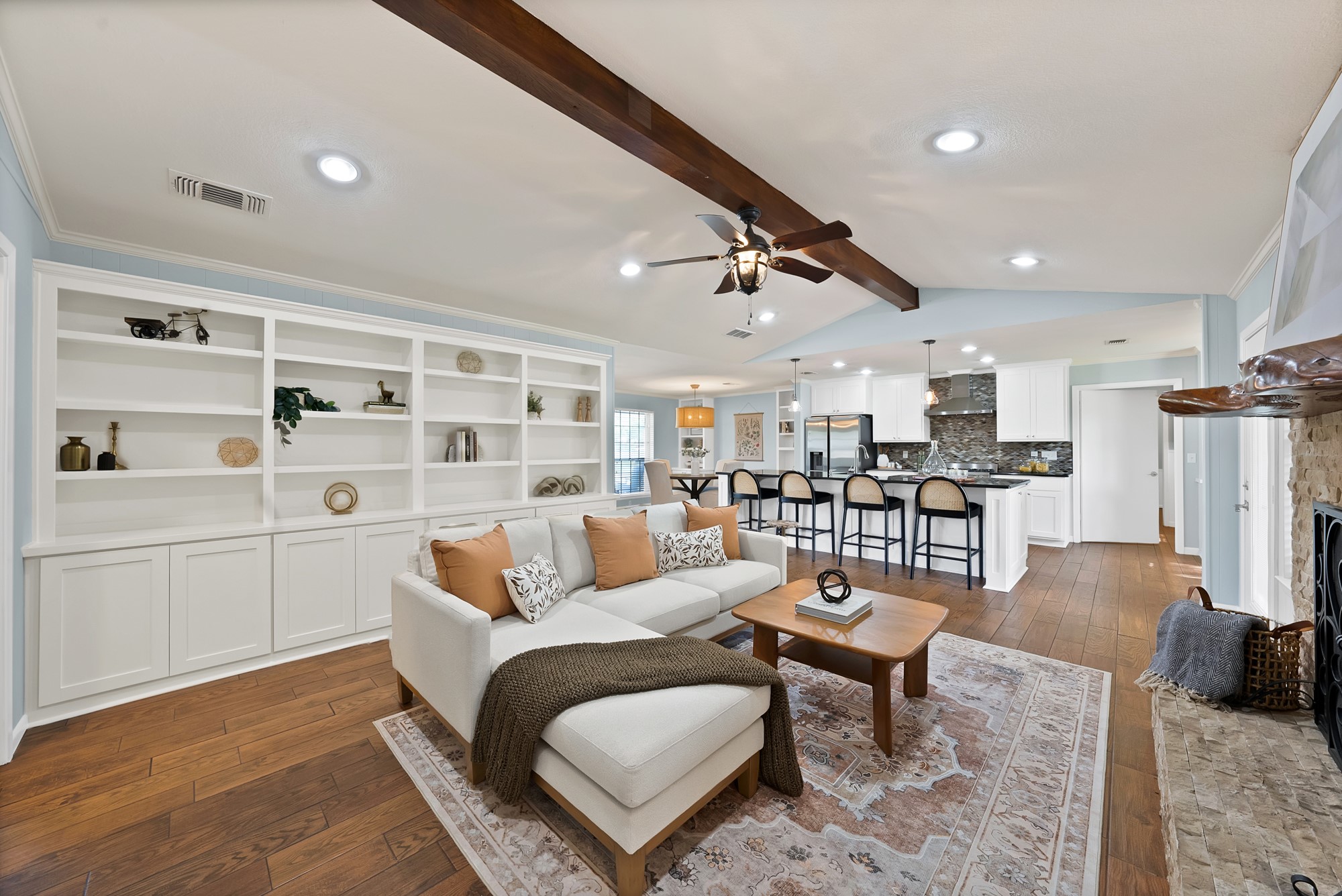 1615 Cresthaven Drive