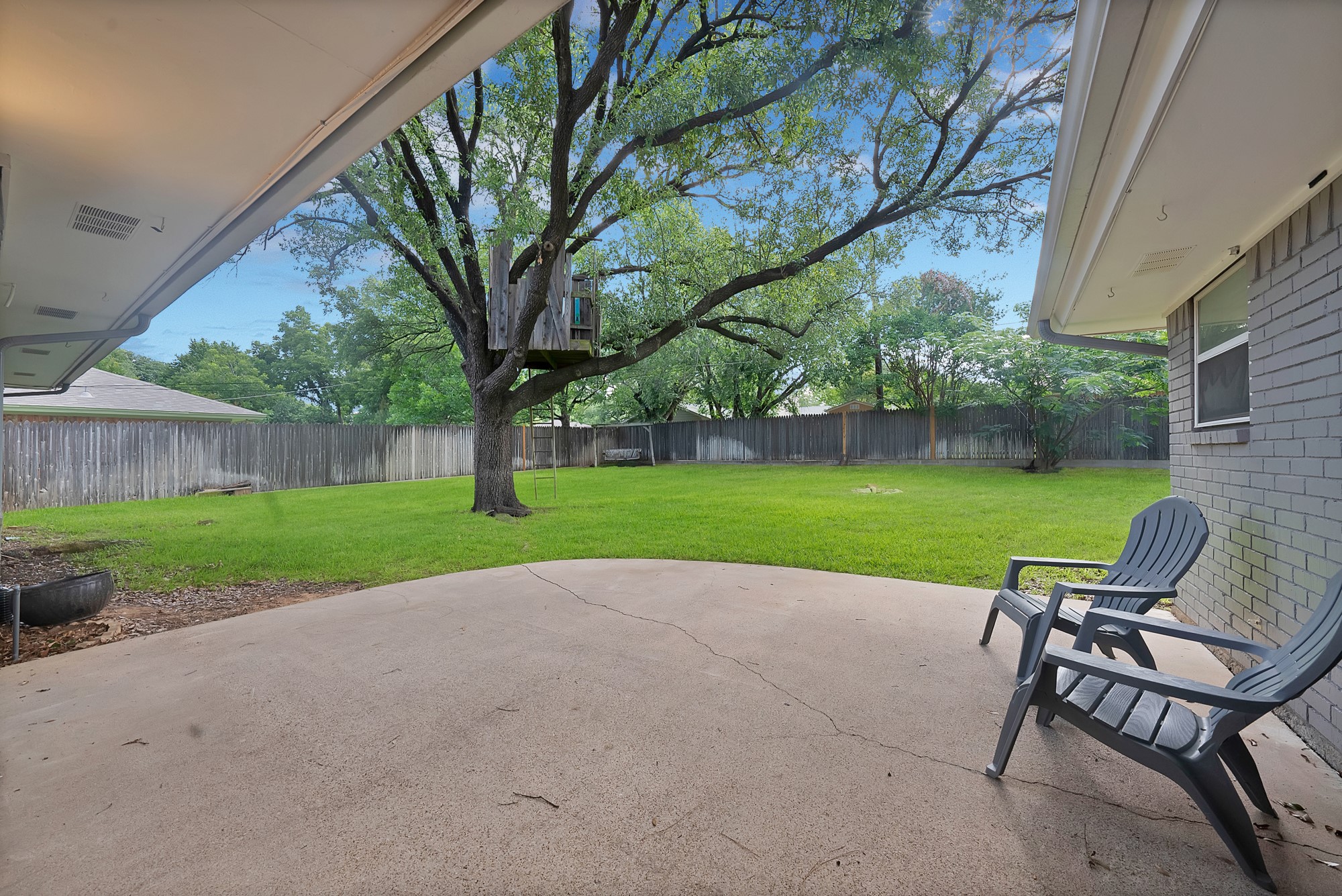 1615 Cresthaven Drive