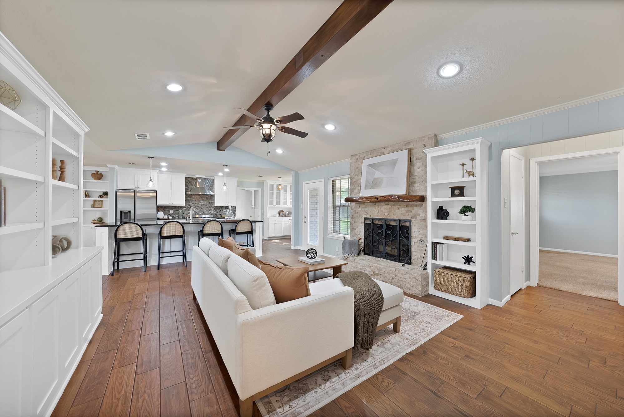 1615 Cresthaven Drive