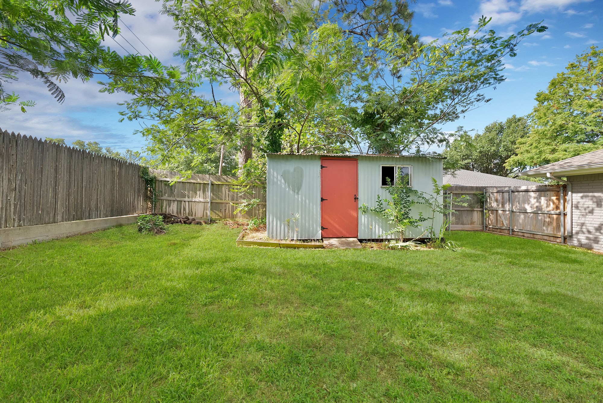 1615 Cresthaven Drive