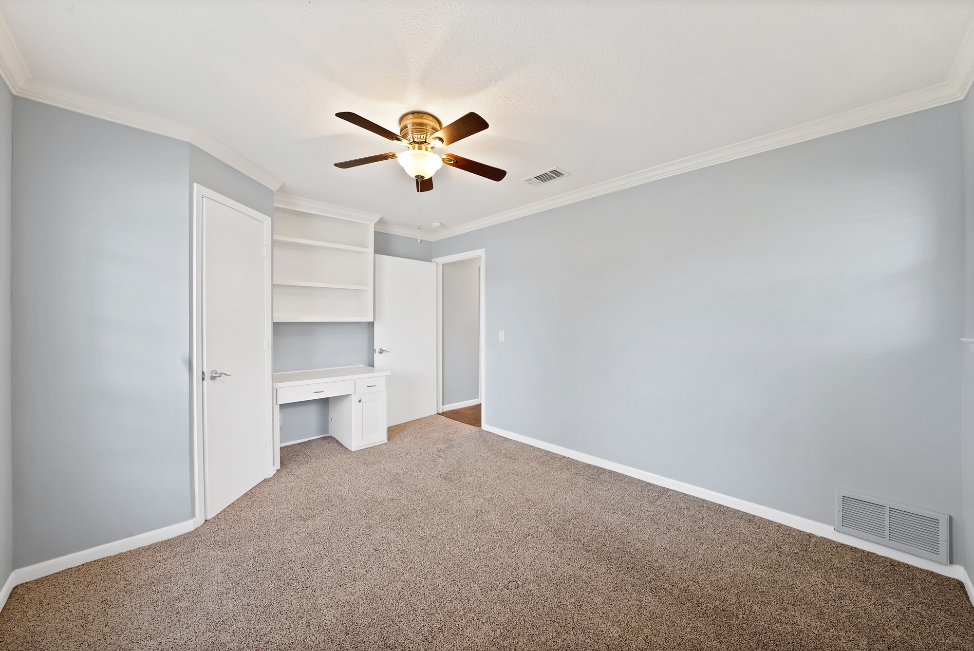 1615 Cresthaven Drive