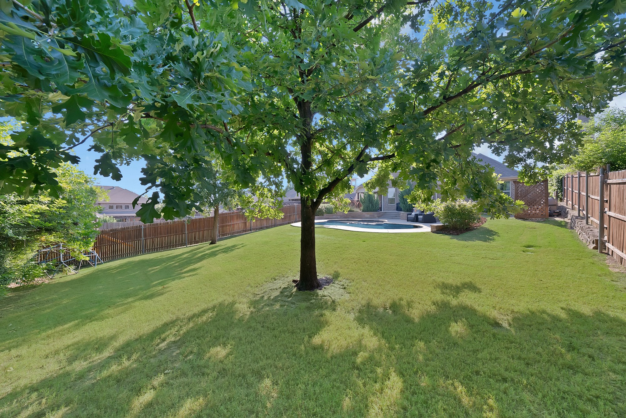 9012 Inwood Street