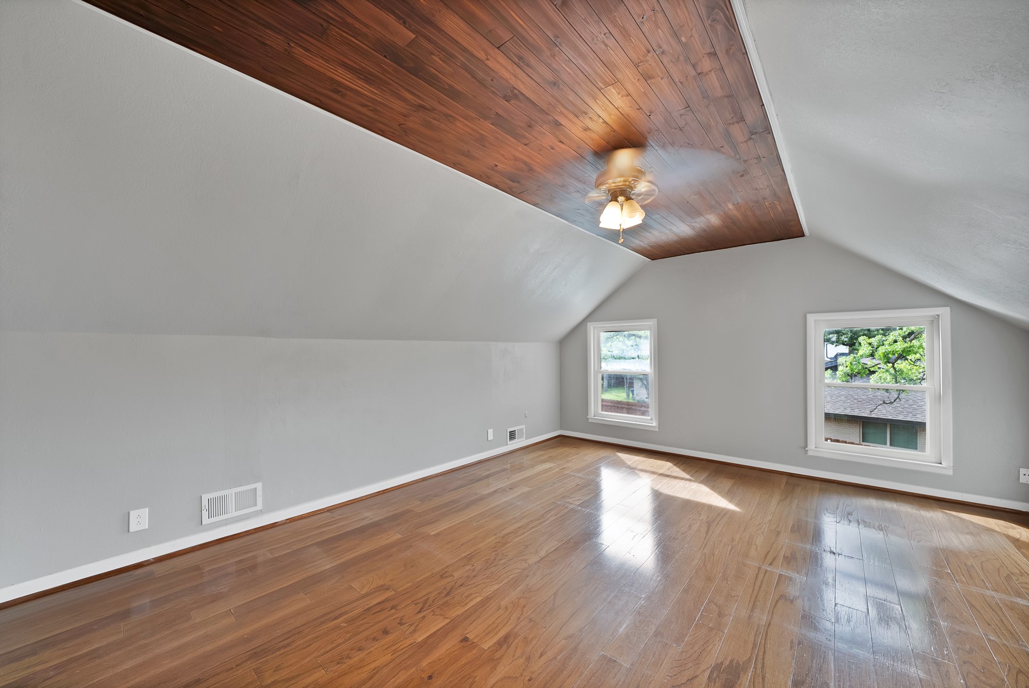 1710 Hilltop Lane