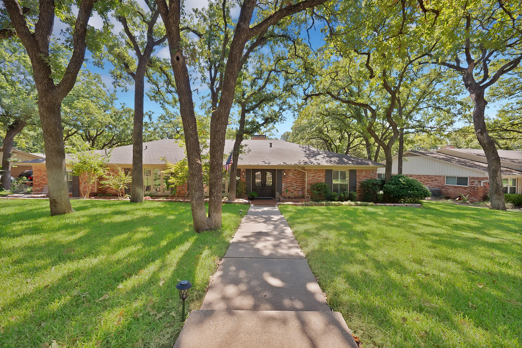 3008 Cambridge Drive