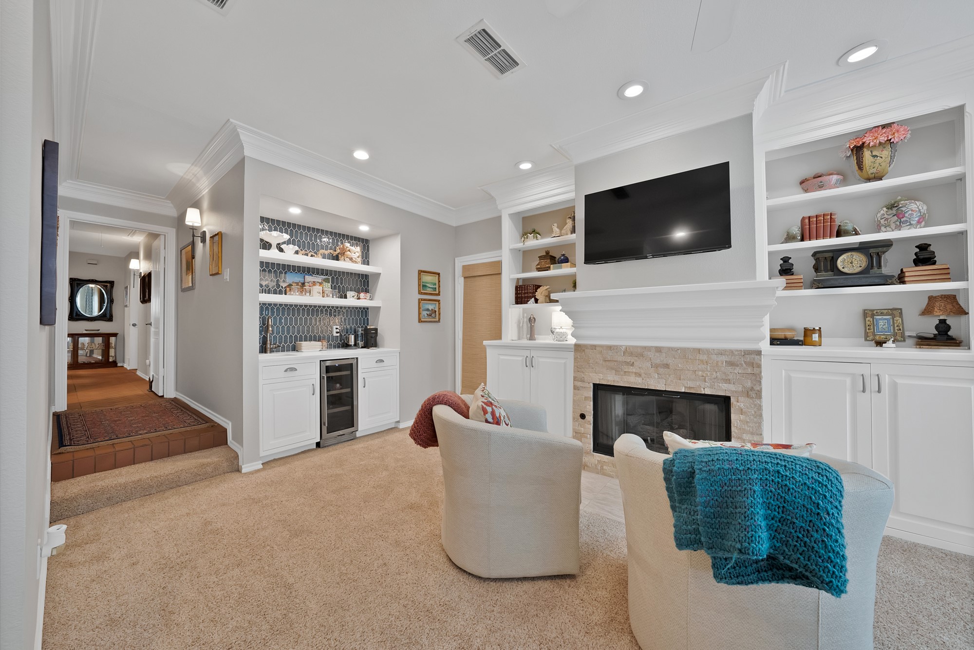 3008 Cambridge Drive