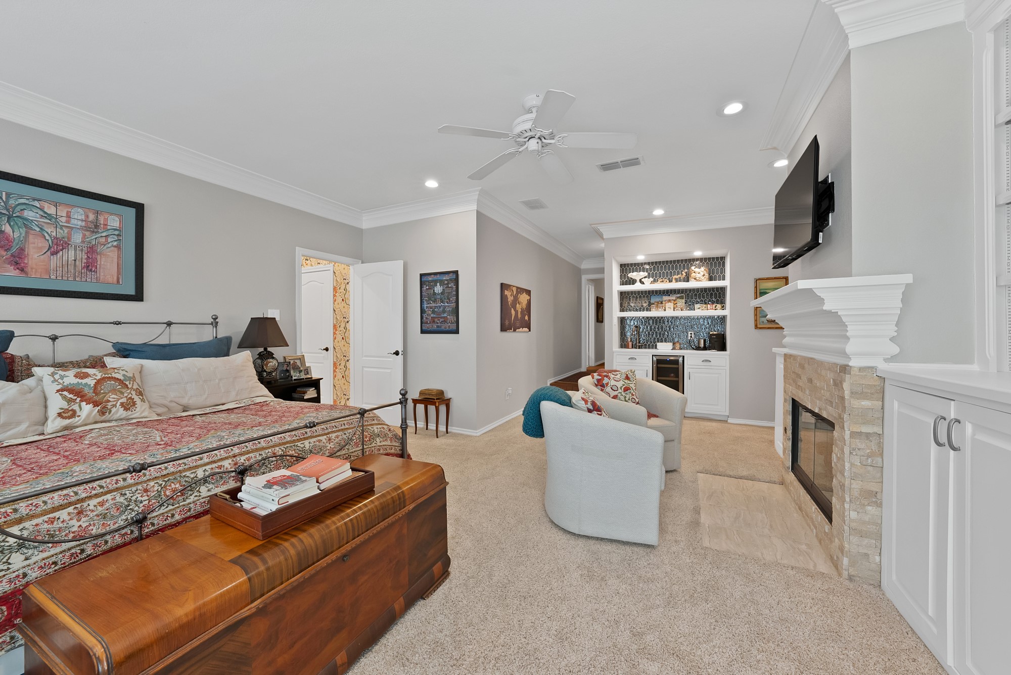 3008 Cambridge Drive