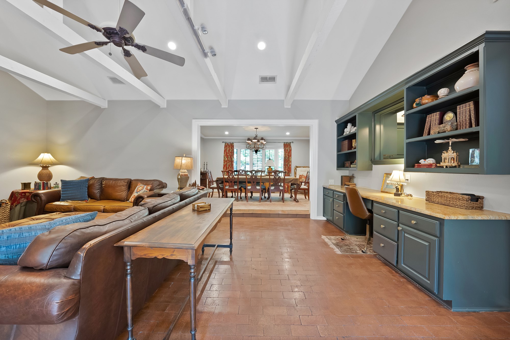3008 Cambridge Drive
