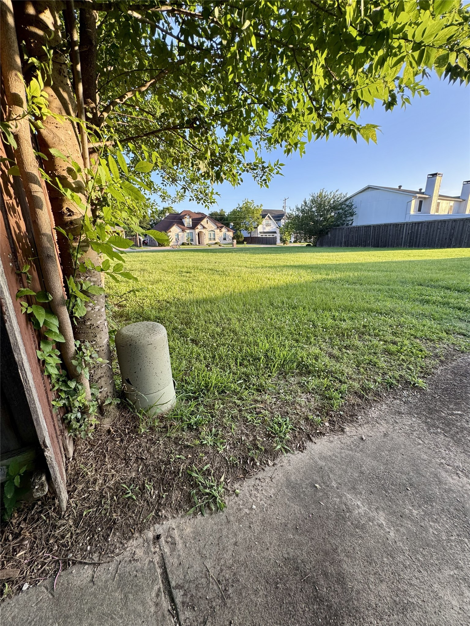 2303 Cales Drive