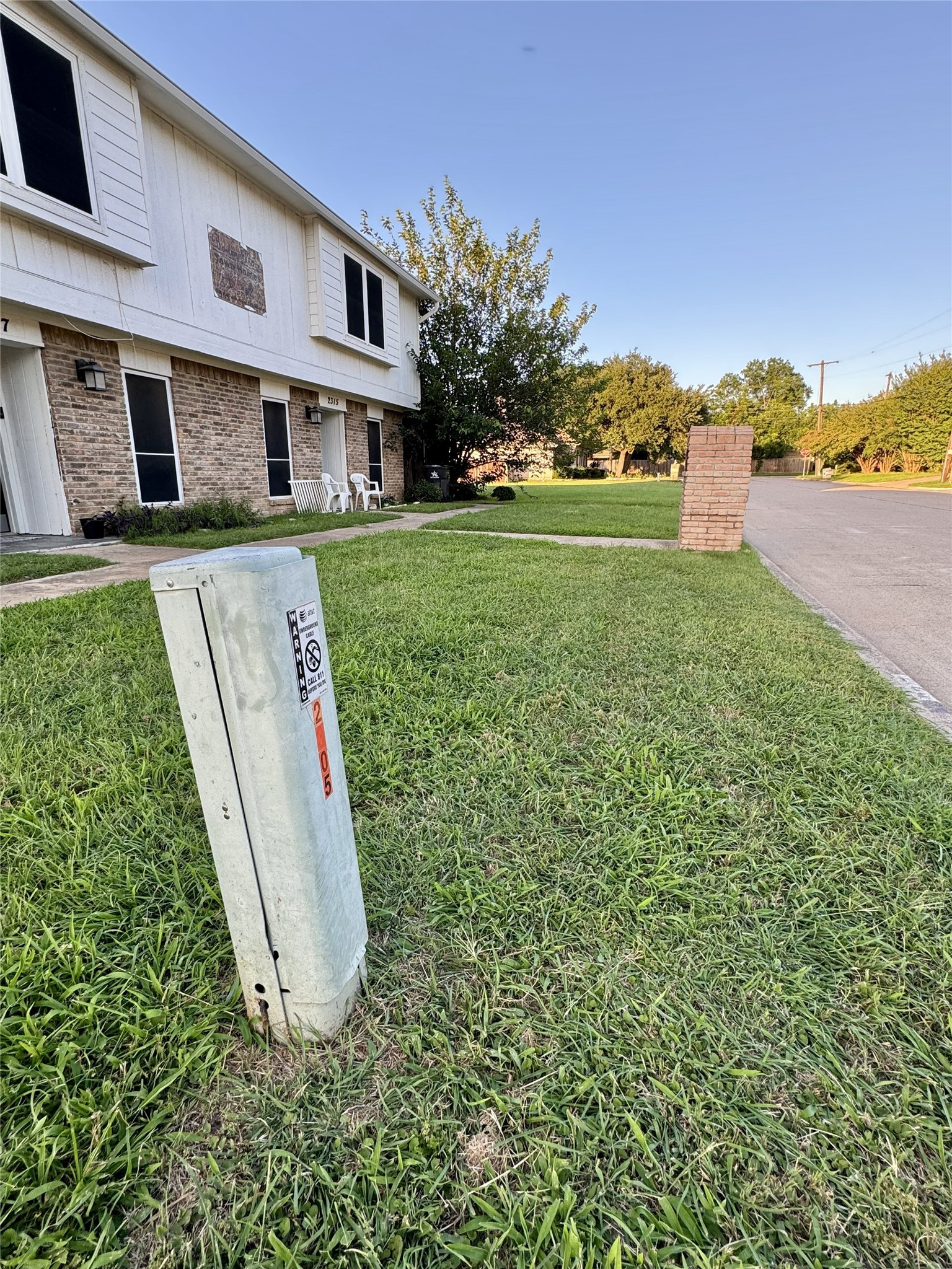 2303 Cales Drive