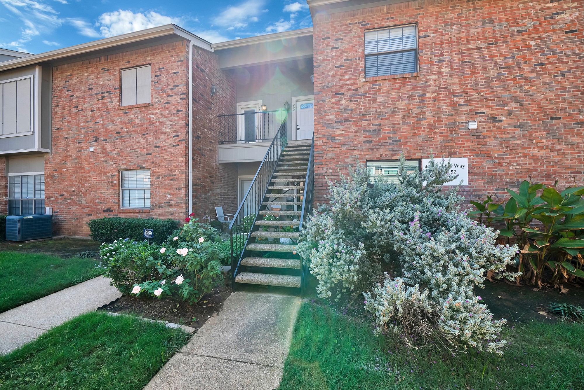 412 Pebble Way 251