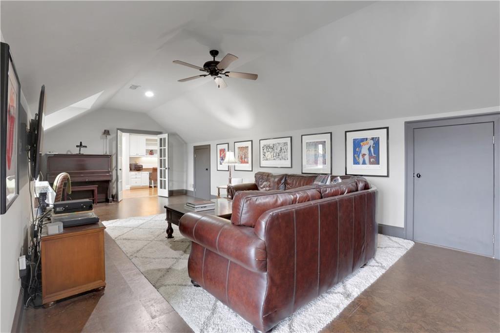 21 Whitlock Drive SW